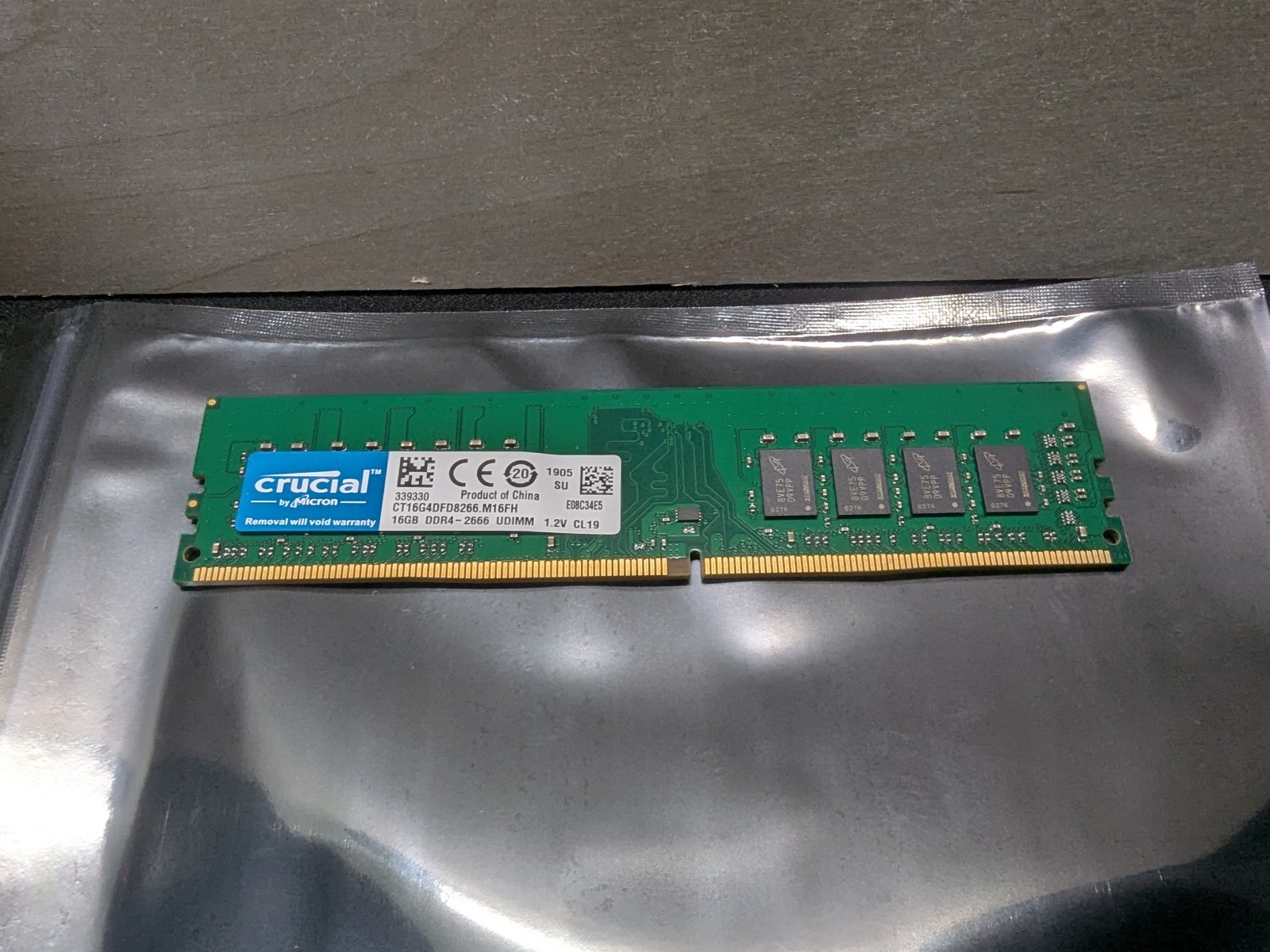 Crucial 16GB DDR4-2666 UDIMM RAM Memory CT16G4DFD8266
