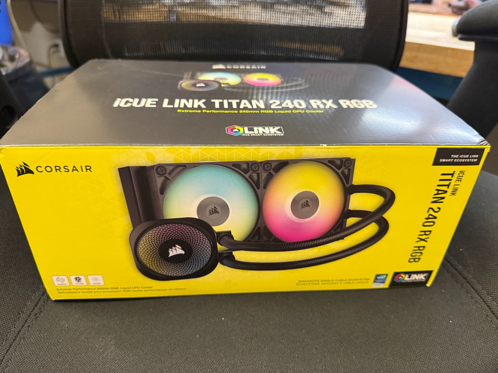 CORSAIR – iCUE LINK TITAN 240 RX Liquid CPU Cooler with RGB Lighting – Black