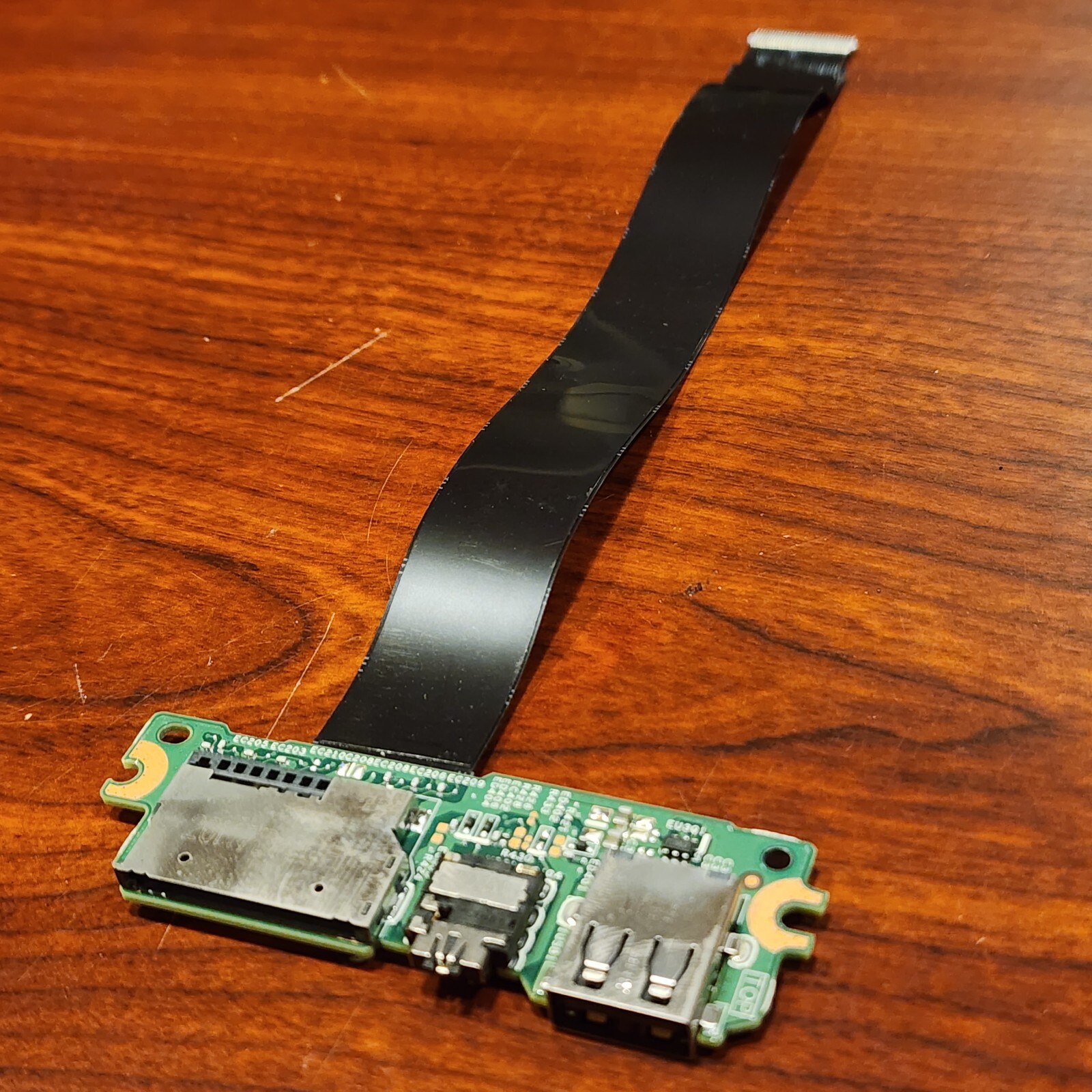 Dell Inspiron 15 3565 3567 USB AUDIO SD CARD READER BOARD AND CABLE WVYY9 4167