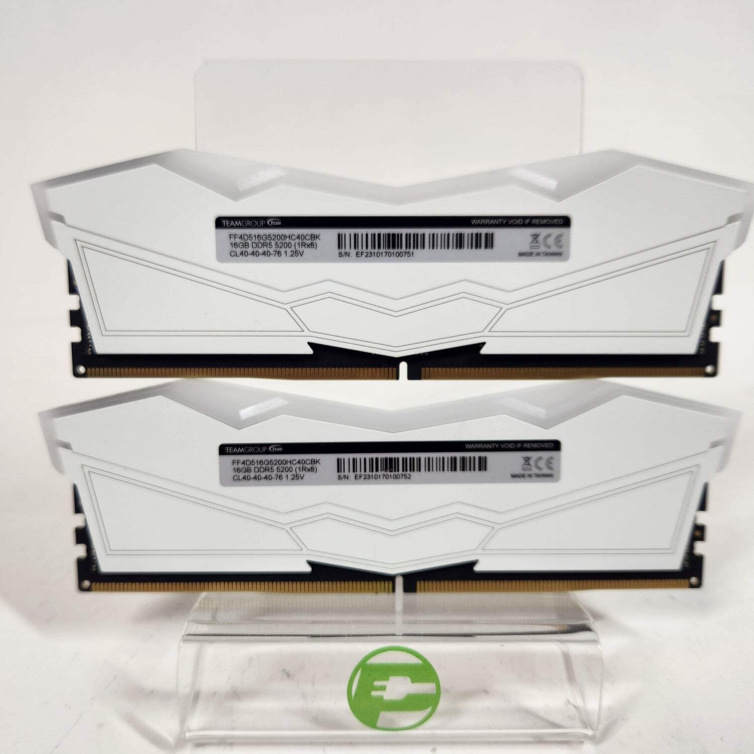 TeamGroup T-Force Delta RGB 16GB (2x8GB) RAM DDR5 5200MHz FF4D516G5200HC40CBK