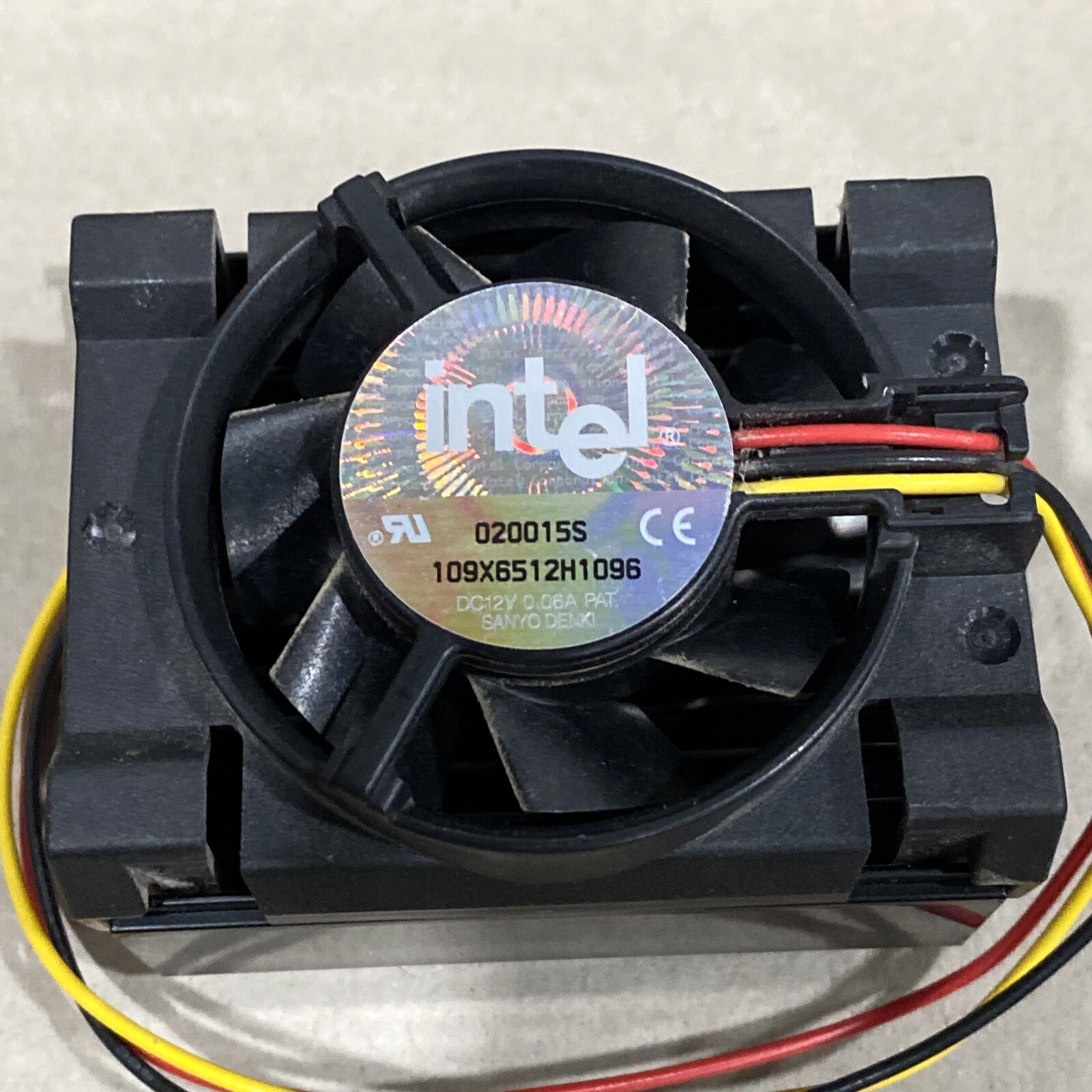 RARE CPU Intel Pentium III 600E 256/100 SL3NL Coppermine Socket 370 825582 FCPGA