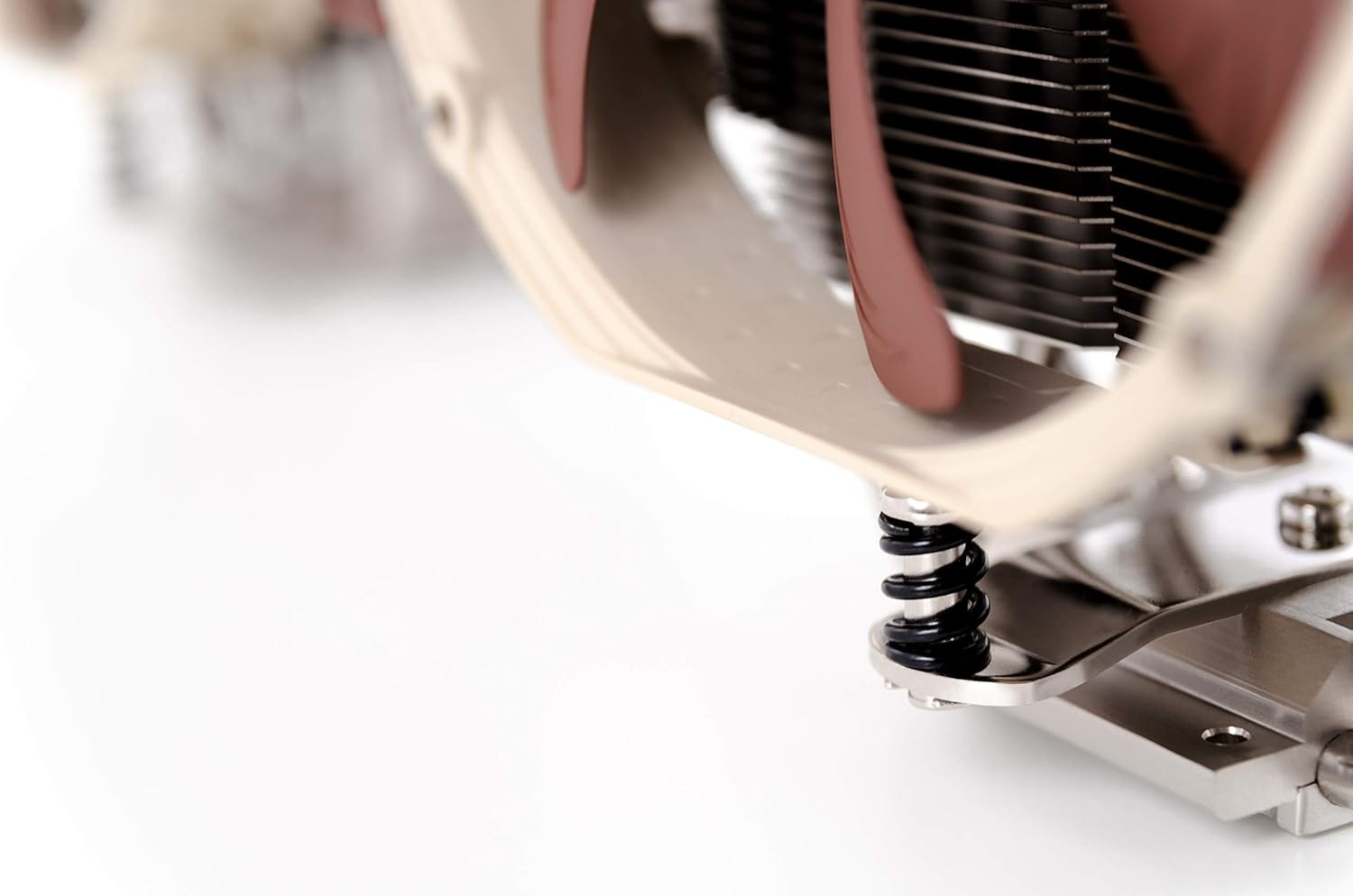 Slim 140mm CPU Cooler with Advanced Cooling Technology – Perfect for AM5/AM4