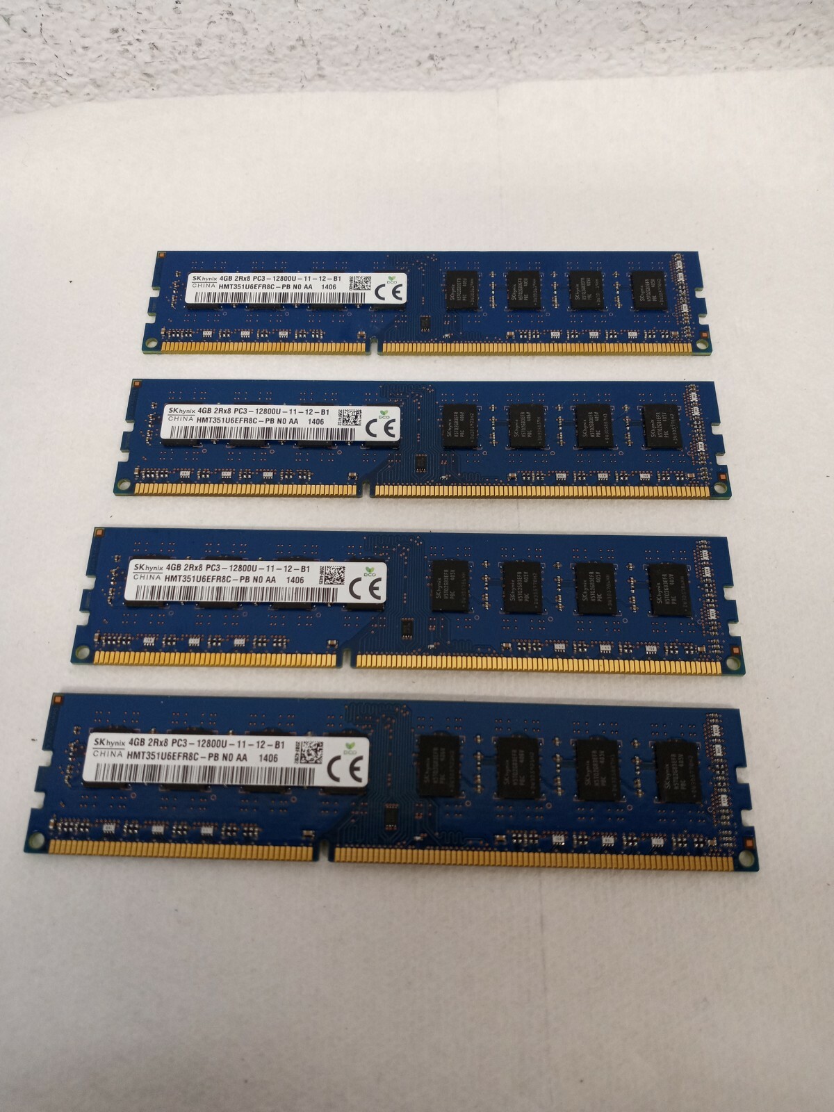 16GB (4x4GB) PC3-12800U DDR3-1600MHz 2Rx8 Non-ECC SKhynix HMT351U6EFR8C-PB