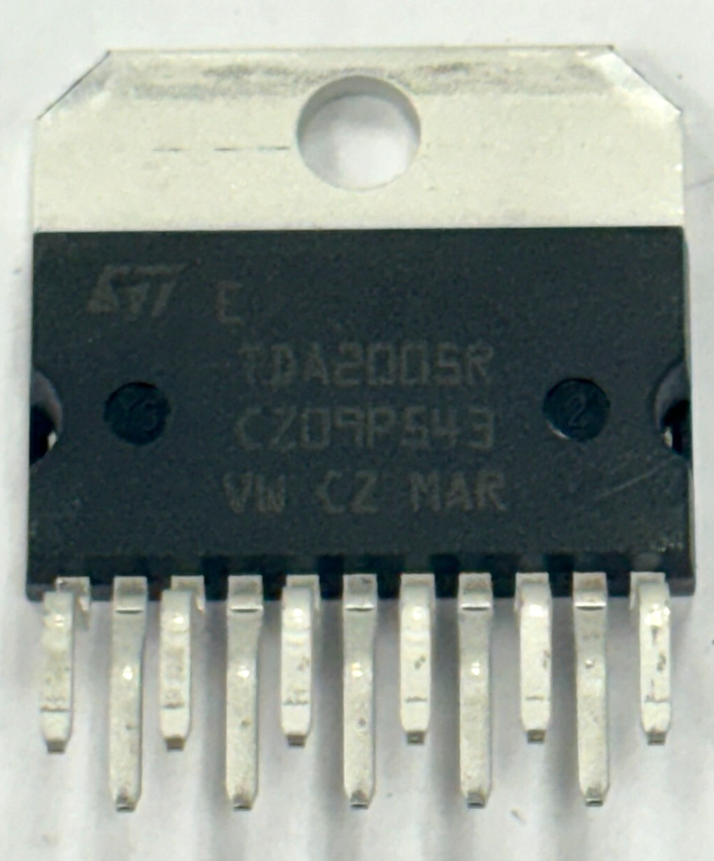 STMICROELECTRONICS INTERGRATED CIRCUIT TDA2005R LOT OF 5