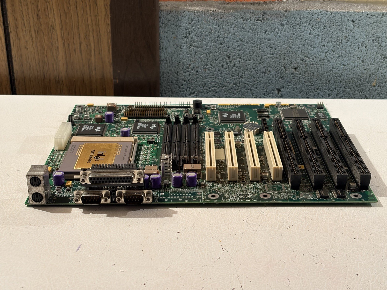 INTEL VS440FX MOTHERBOARD PENTIUM PRO 200MHz 64MB RAM