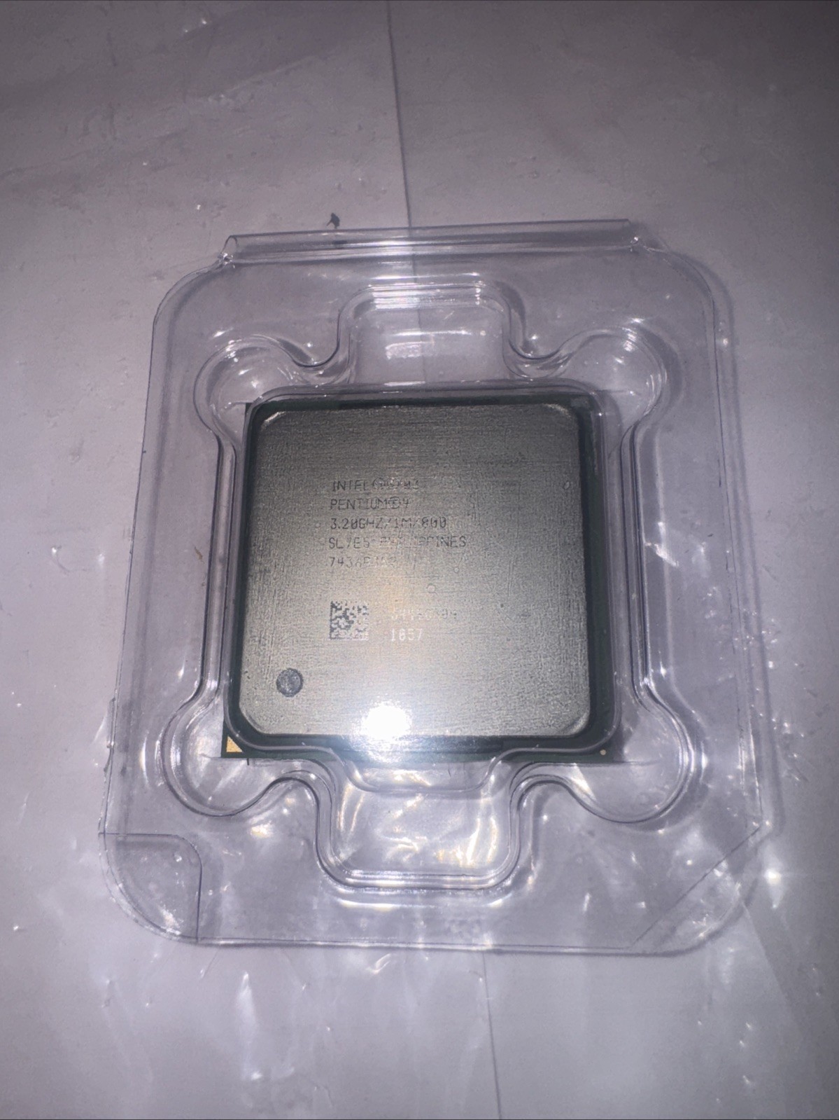 INTEL PENTIUM 4 3.2 GHz PROCESSOR, 800 MHz BUS, SL7E5, SOCKET 478, US SELLER