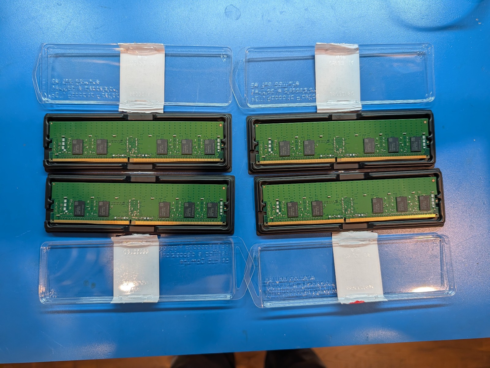 Lot of 4 Kingston 16GB DDR4 3200MT/s ECC RDIMM KSM32RS8/16HCR Server RAM (64GB)