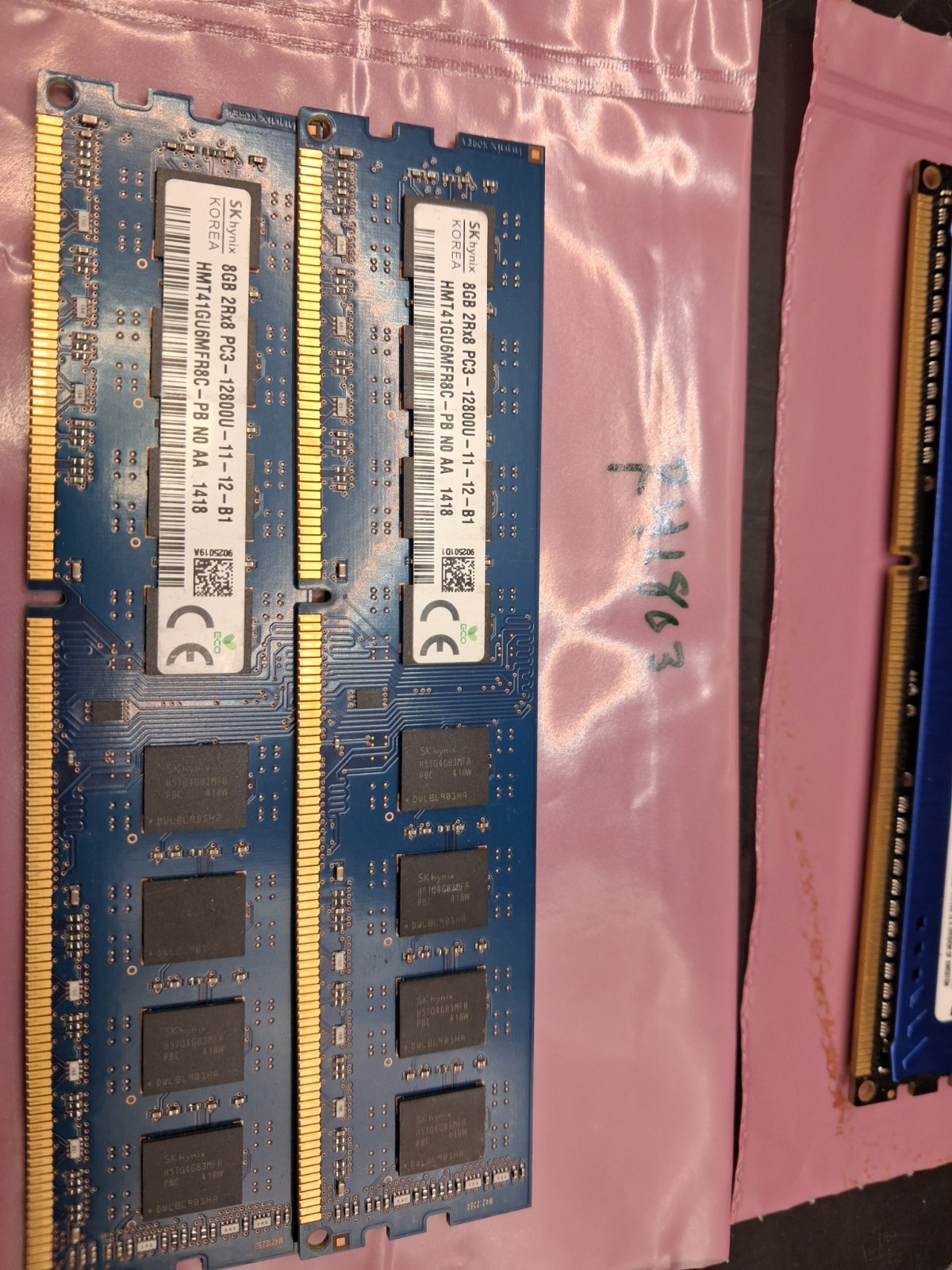 SK hynix 8GB DDR3 SDRAM PC3-12800U DIMM 240-Pin 2x4GB HMT41GU6MFR8C-PB RAM