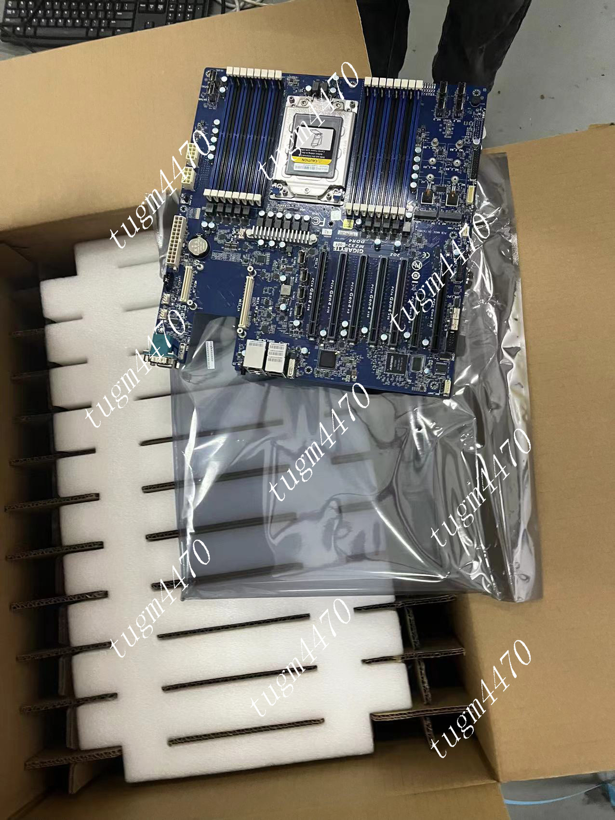 Gigabyte mz32-001 motherboard Rev 1.0 for supports the 7001 7002 7003 seriescpu