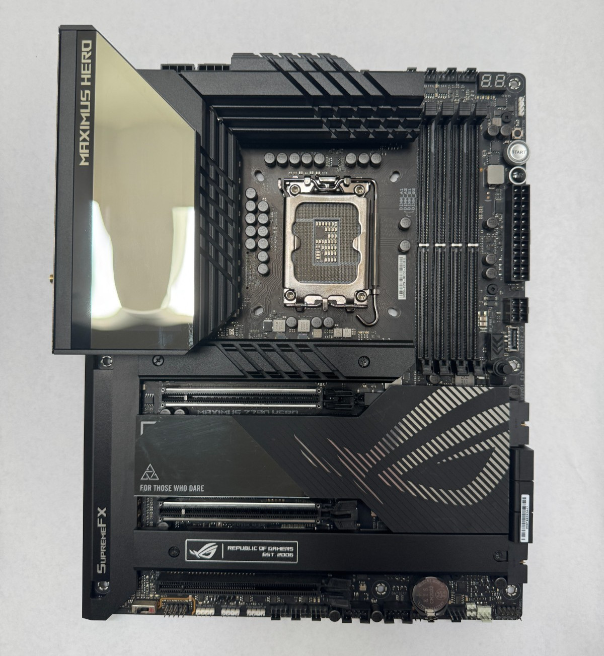 ASUS ROG MAXIMUS Z790 HERO LGA 1700 ATX Motherboard DDR5 Thunder-bolt 4