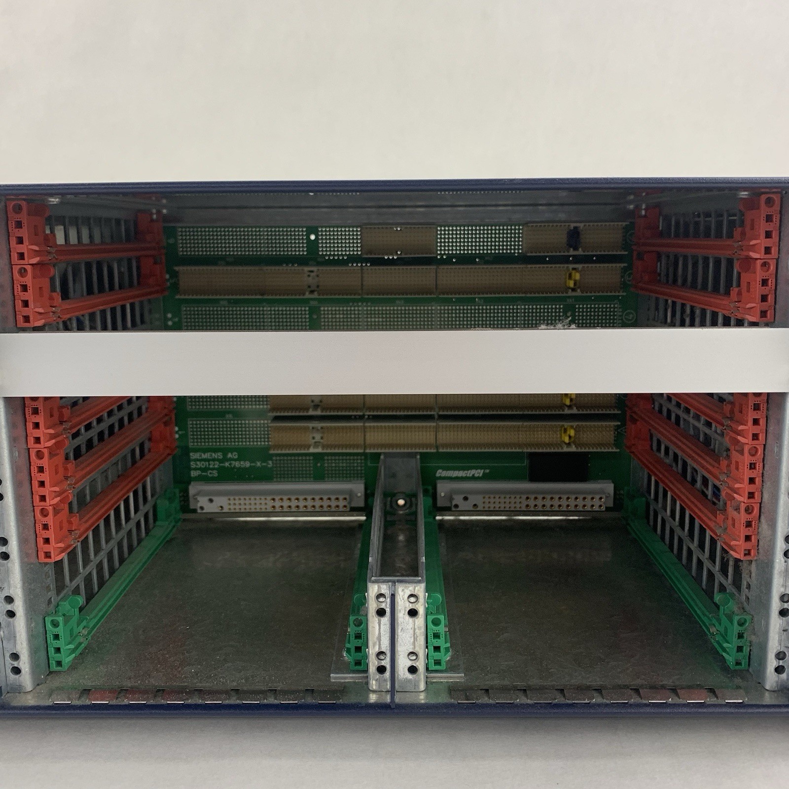 Siemens Hipath 4000 Communications Server Frame Chassis No Boards No PSUs