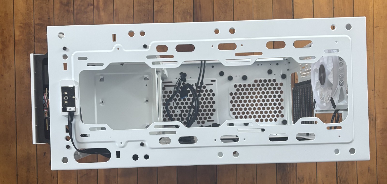 Phanteks Enthoo Pro ATX Full Tower Case – Includes 2 Corsair RGB Fans