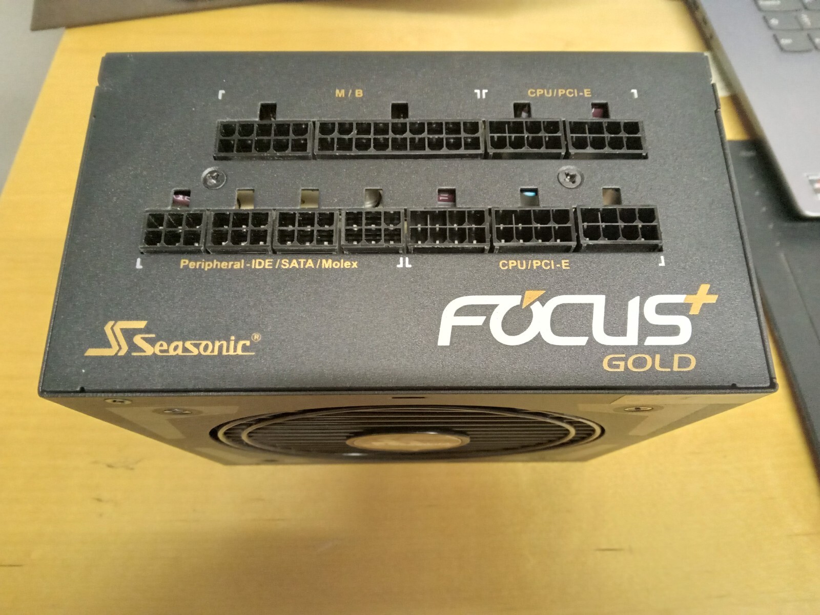 Sea Sonic SSR-550FX FOCUS Plus 550W 80+ Gold Fully Modular Power Supply