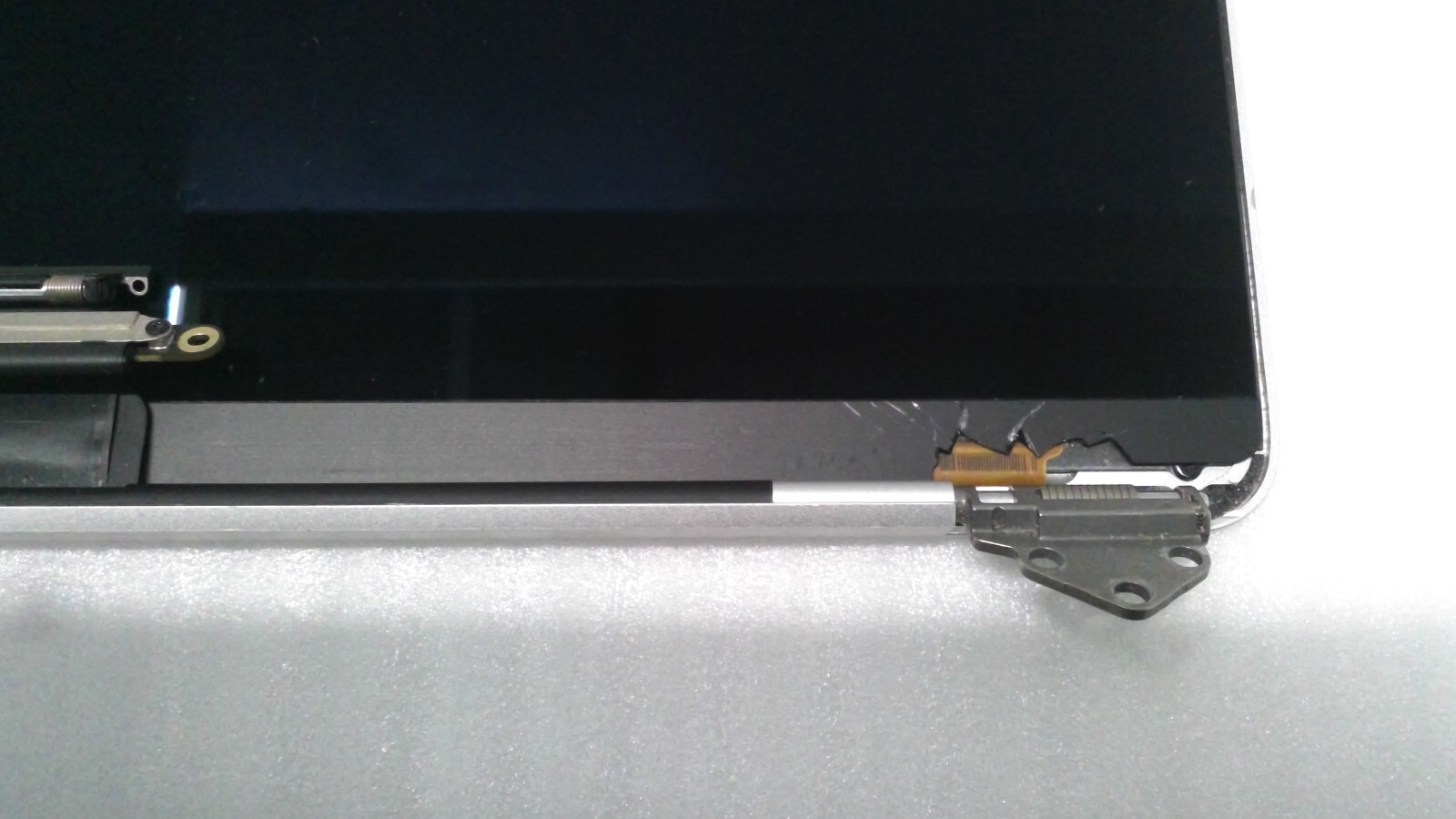 Genuine Apple OEM MacBook Pro A1990 2018 2019 15″ LCD Screen Display Assembly B4