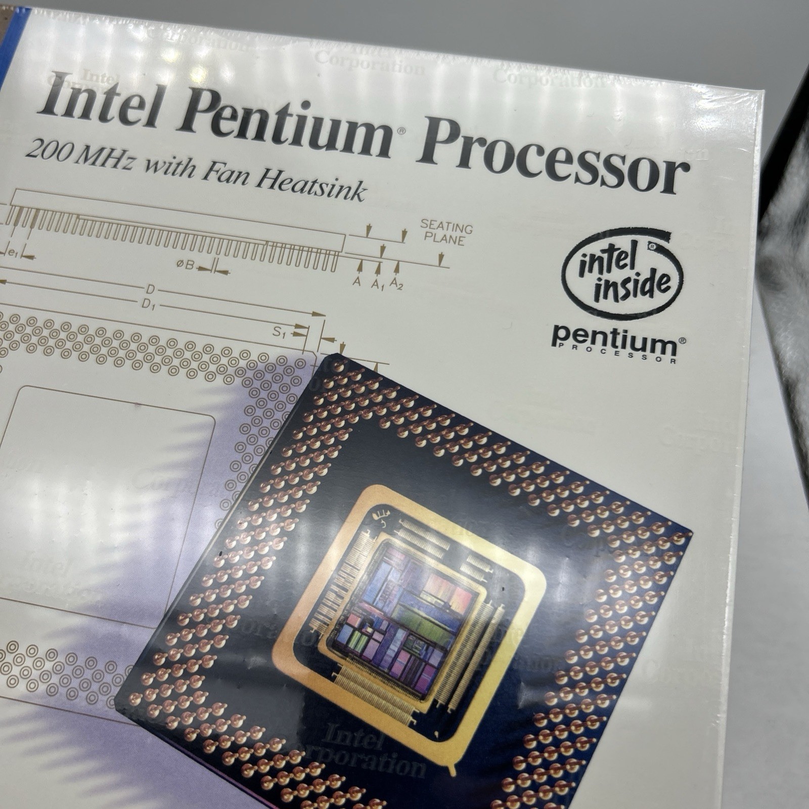 NEW Retail Box Intel Pentium Processor 200MHz CPU 1997 Collector Grade SY045