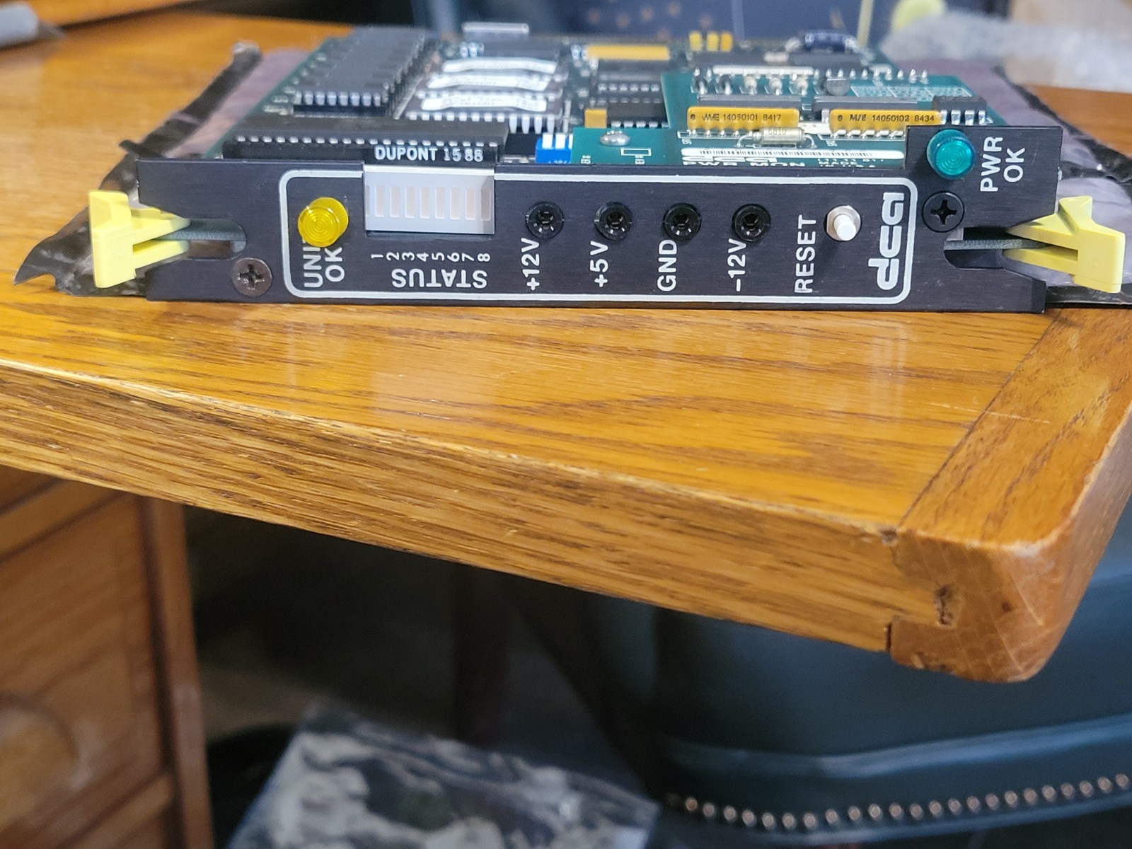 Z80 CPU chipset / P2164B-12 64Kb memory / 2432A-45JL EPROMS removable chips
