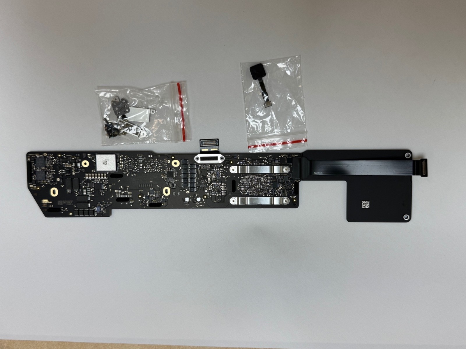 Apple MacBook Air 2020 A2237 Logic Board M1 8GB- 256GB SSD w/ Touch ID