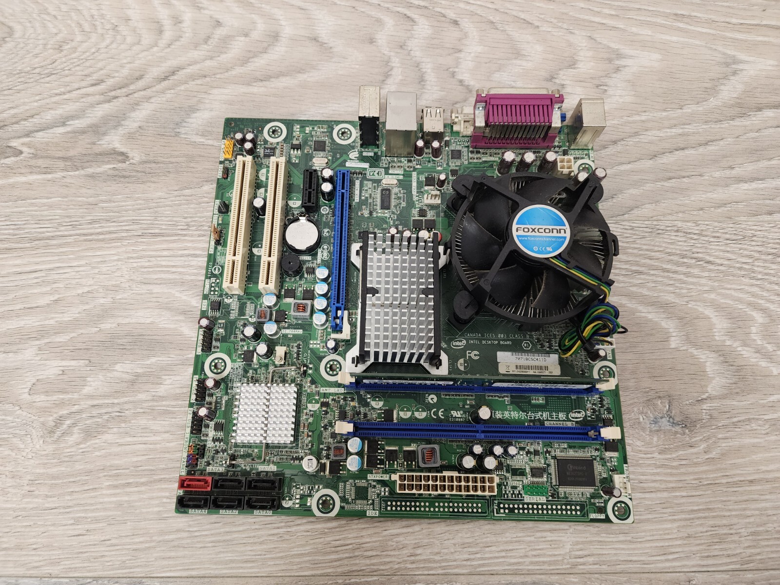 Intel Desktop Board AA E60577-202 Motherboard Core 2 Duo E7400 @ 2.8 GHz 2GB RAM