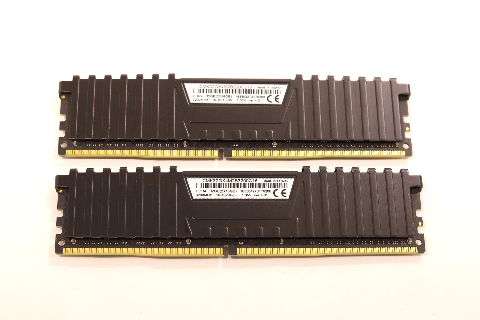 Corsair Vengeance LPX 32GB (2 x 16GB) DDR4-3200HMz RAM P/N: CMK32GX4M2B3200C16