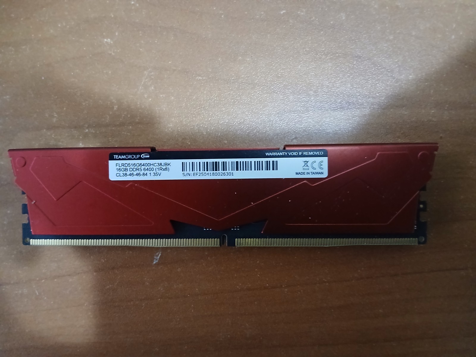 1x16GB TeamGroup T-Force Vulcan DDR5-6400 RAM Desktop UDIMM FLRD516G6400HC38JBK