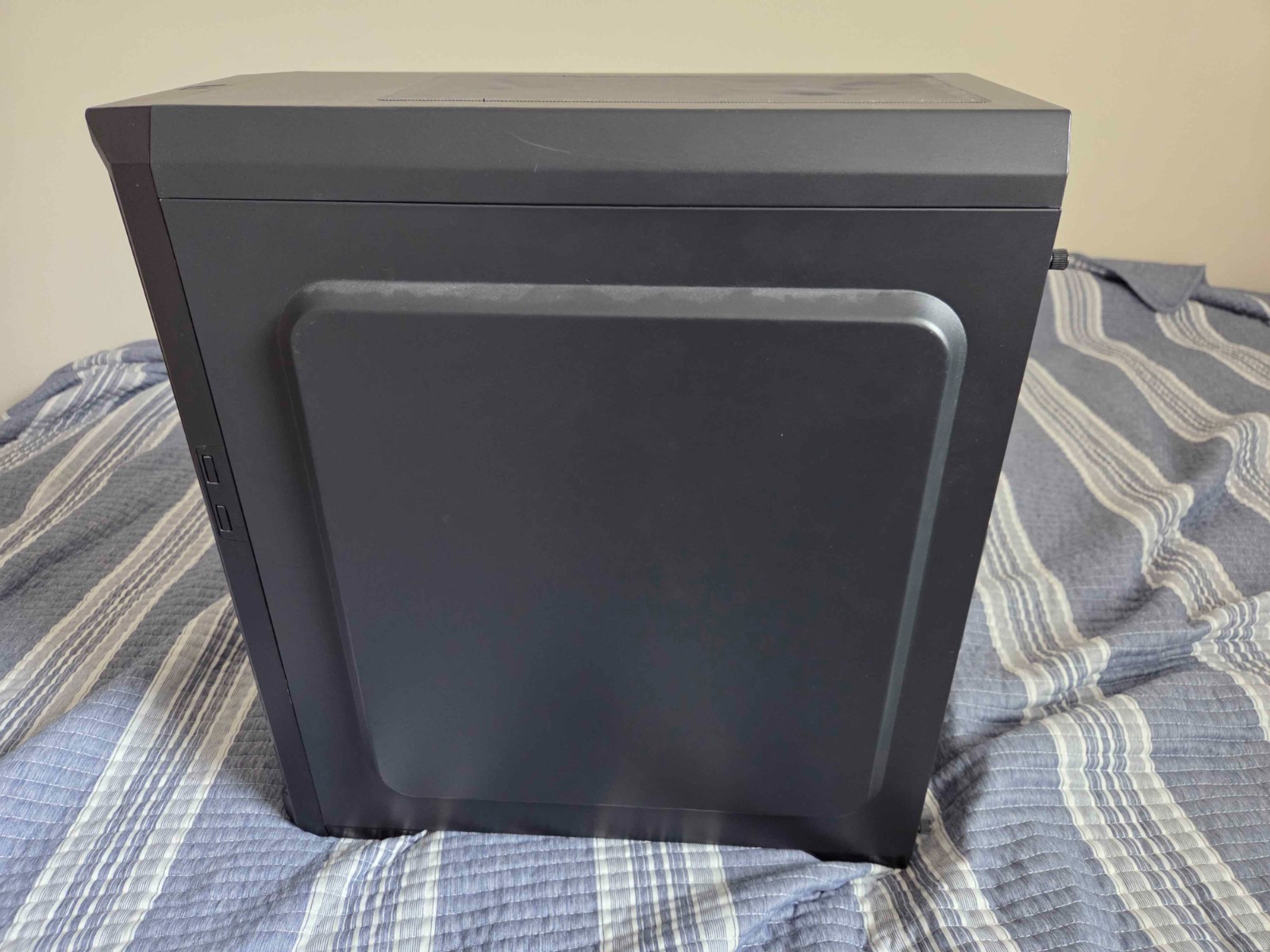 Cougar MX330-G Mid Tower Computer Case EVGA 650 G3 650W PSU