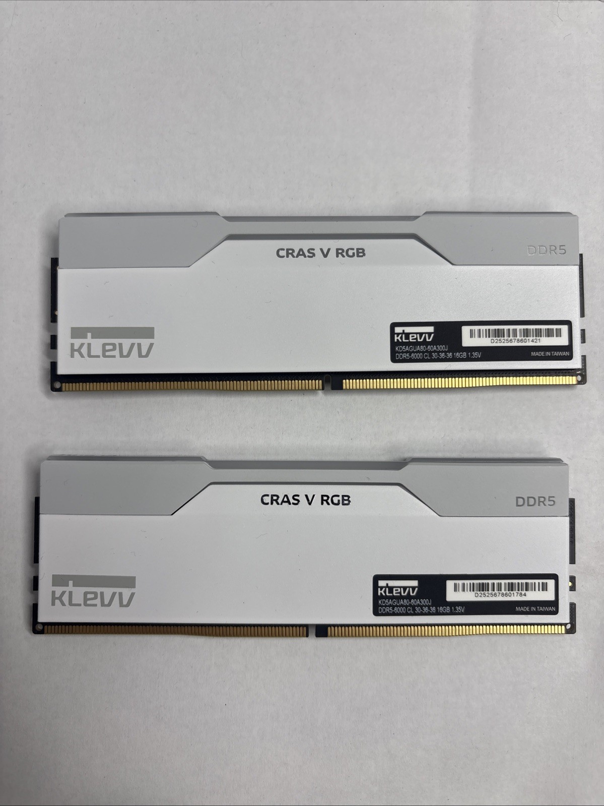 KLEVV CRAS V RGB DDR5-6000 CL30 32GB Kit (2x16GB) 288-Pin DIMM RAM