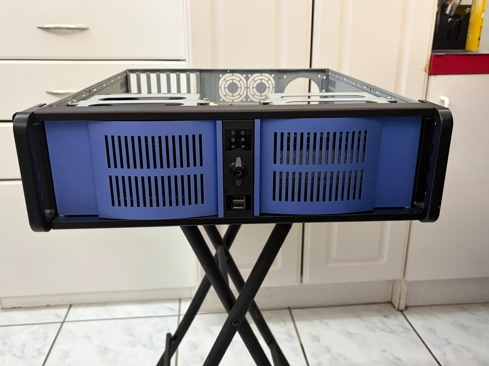 iStarUSA D-300 3U Chassis w/ 2 Hot Swap Bays – NO PSU – Blue Doors