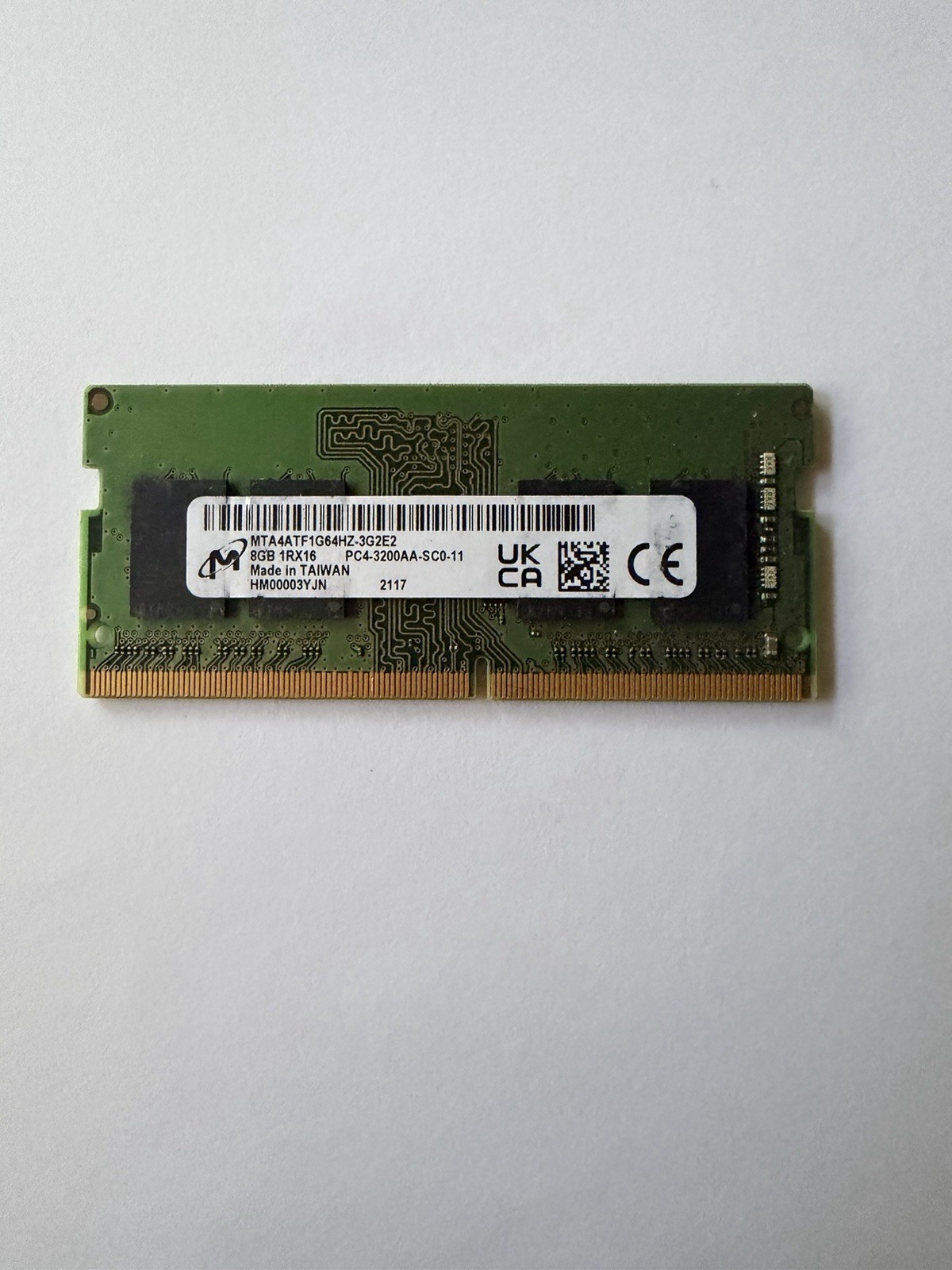 Micron 8GB DDR4-3200 SO-DIMM PC4-25600 MTA4ATF1G64HZ-3G2E2 Laptop RAM