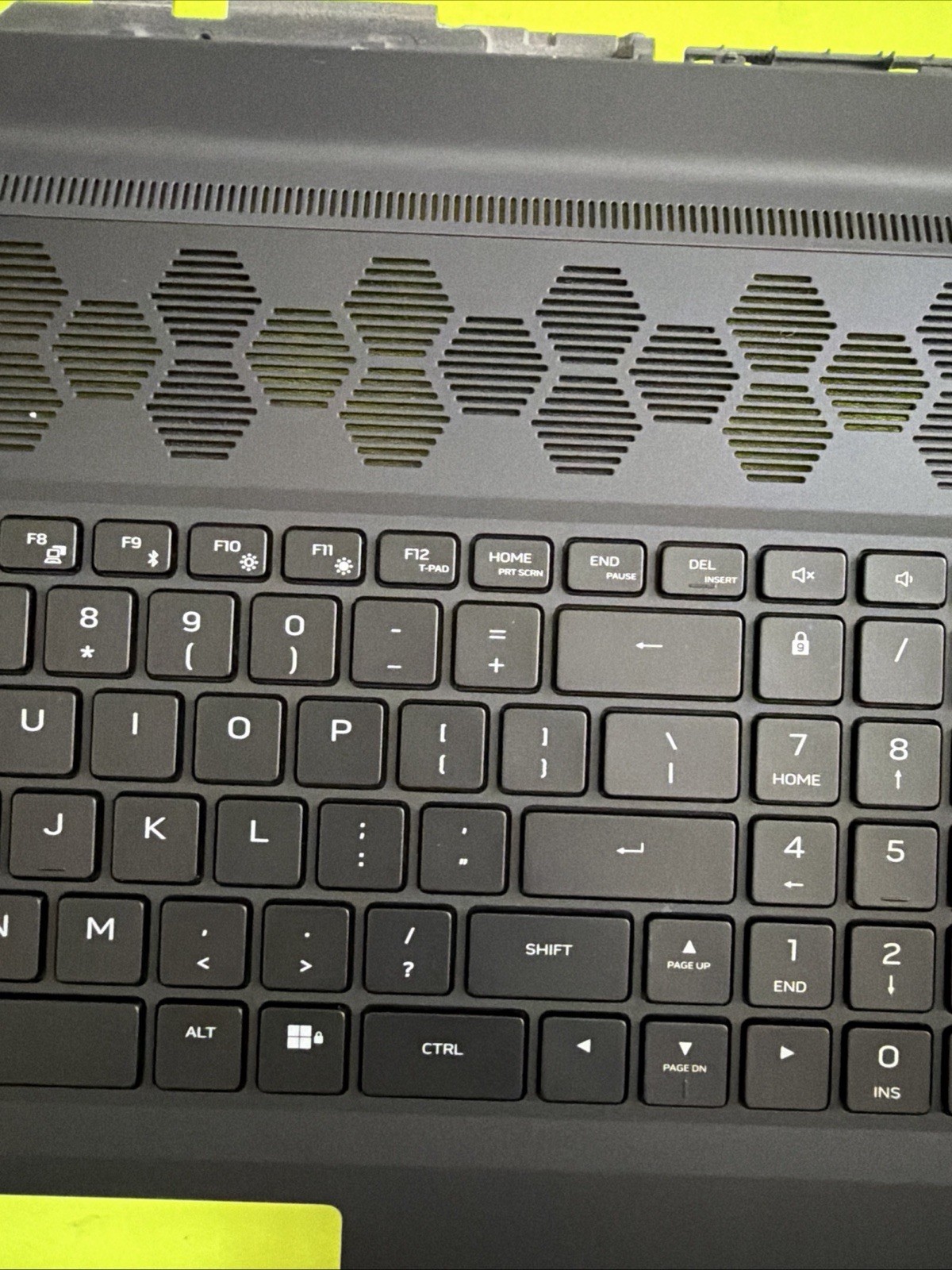 Dell ALIENWARE M18 R1 Palmrest W/Backlit US Kbd – MVCNK 0MVCNK AW5,6