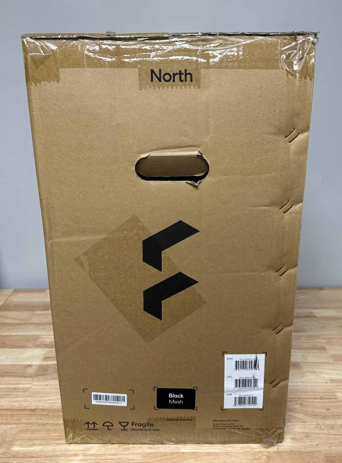 Fractal North ATX Mid Tower Case BRAND NEW SEALED