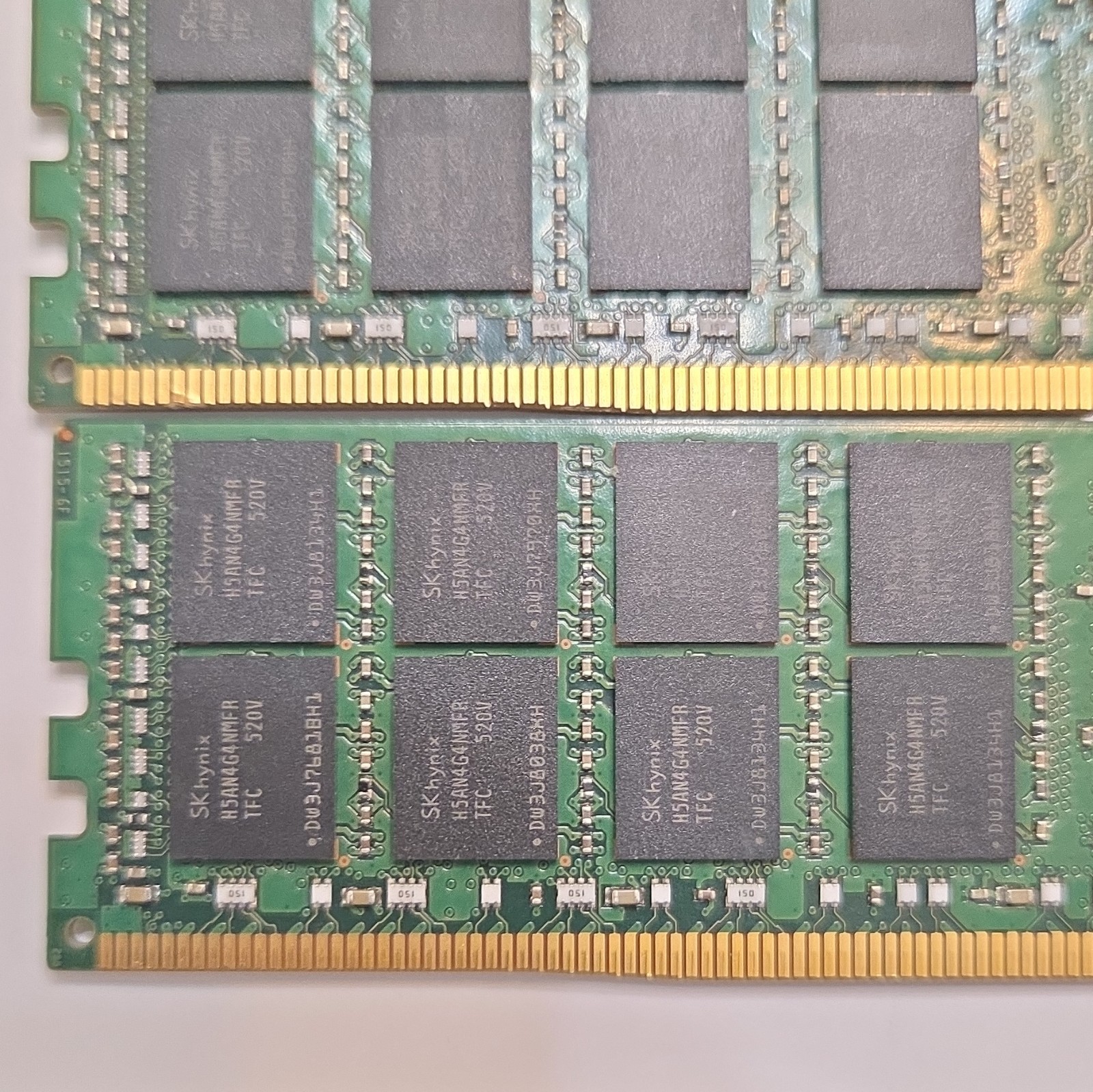 SK hynix 288GB (18x16GB) DDR4 PC4-2133P ECC Reg 288-Pin RDIMM HMA42GR7MFR4N