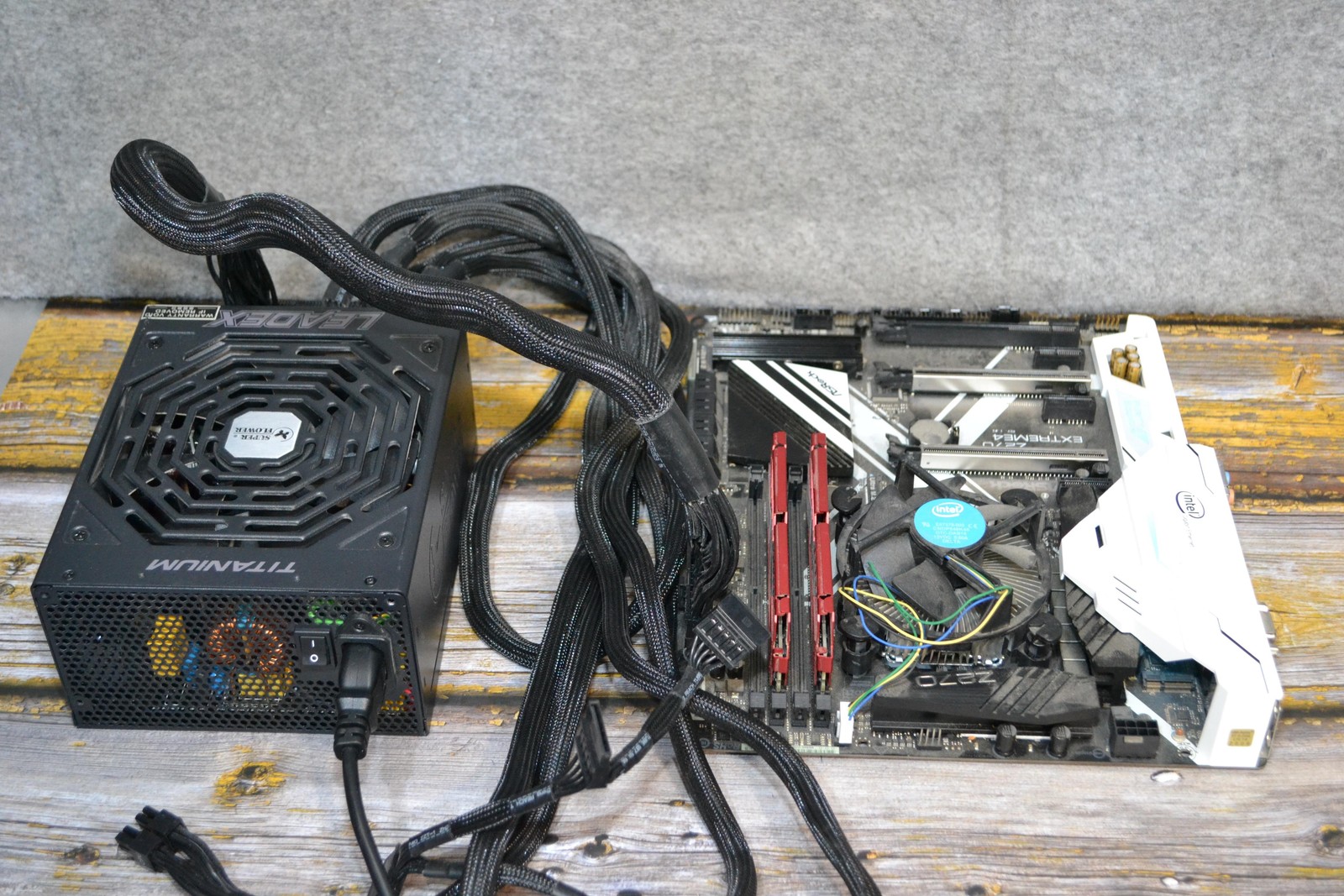 Super Flower Leadex Titanium 1000W Modular Power Supply Black PSU – Tested!