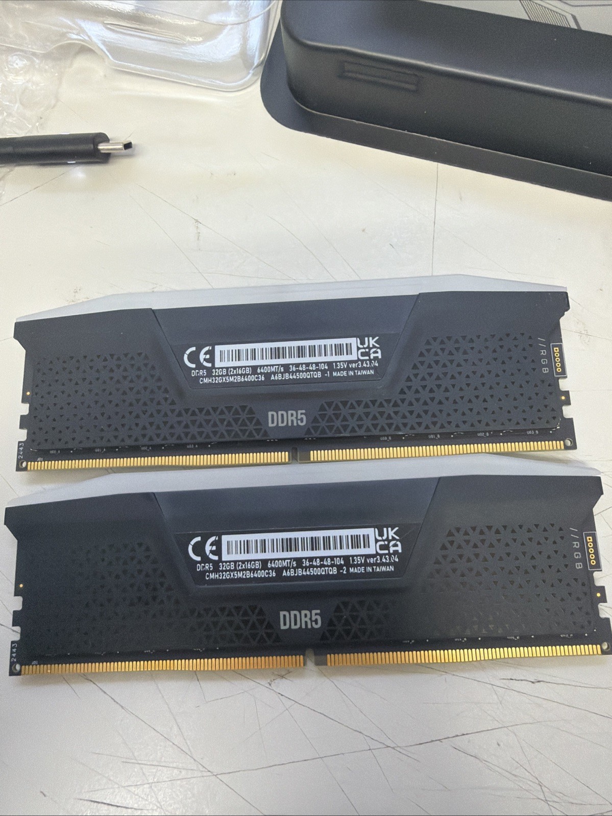 Corsair Vengeance RGB 32GB 2x16GB RAM DDR5 6400MHz CMH32GX5M2B6400C36 G2U