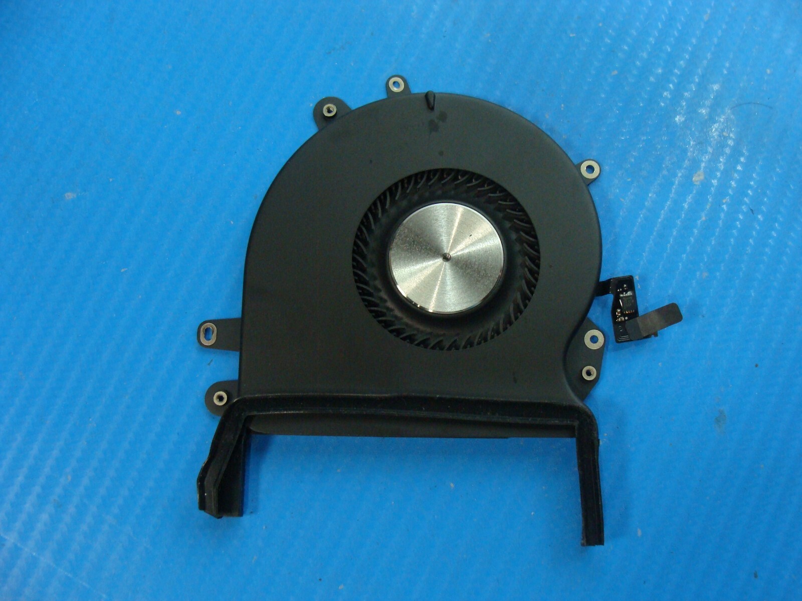 MacBook Pro A2141 Late 2019 MVVJ2LL/A MVVK2LL/A 16″ Cooling Right Fan 923-03875