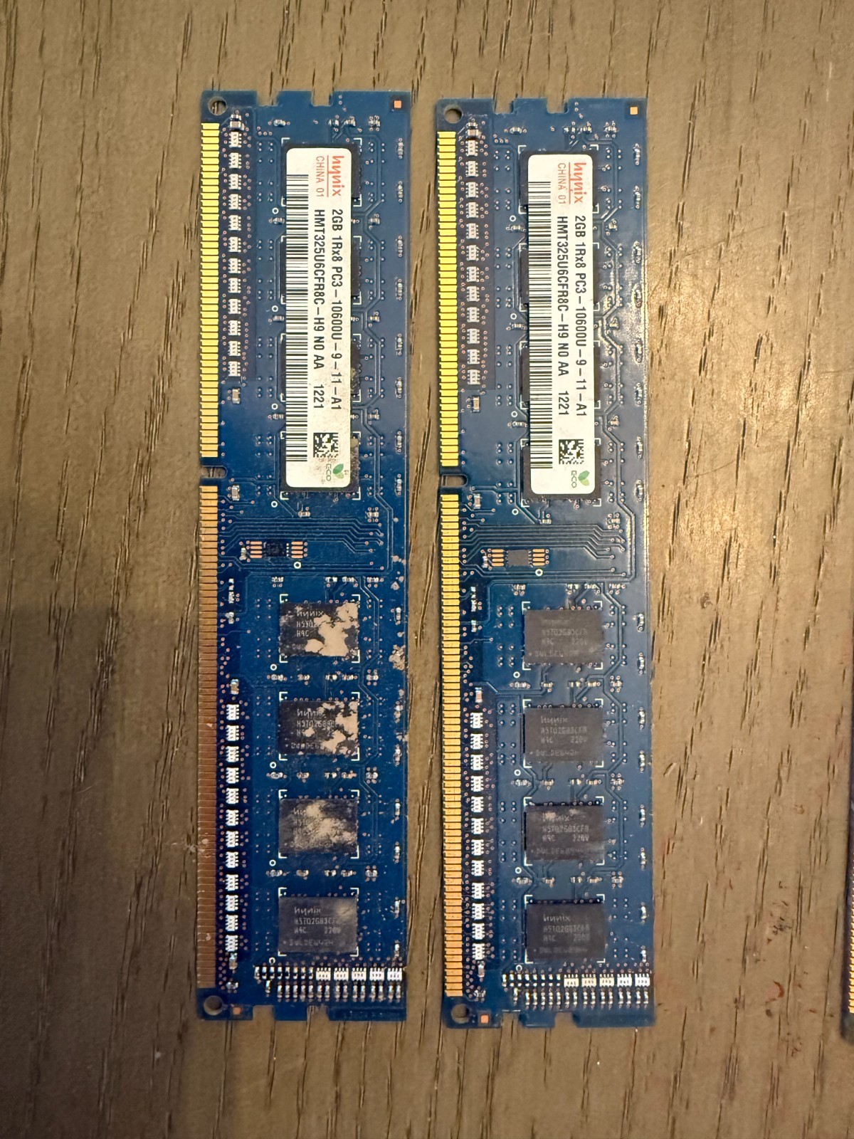 Hynix 4GB Kit (2x2GB) DDR3 1333MHz PC3-10600U Desktop RAM HMT325U6CFR8C-H9