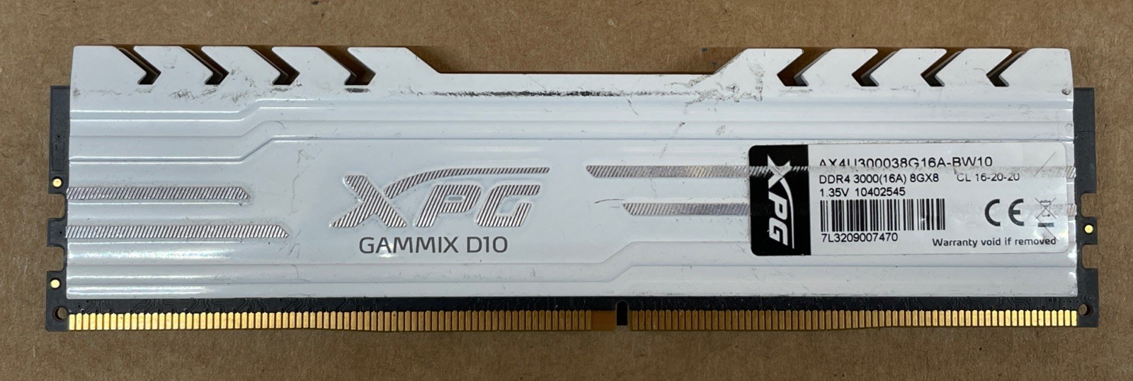 XPG GAMMIX D10 – 8GB – (1x8GB) RAM DDR4 3000MHz AX4U300038G16A-BW10 PC4