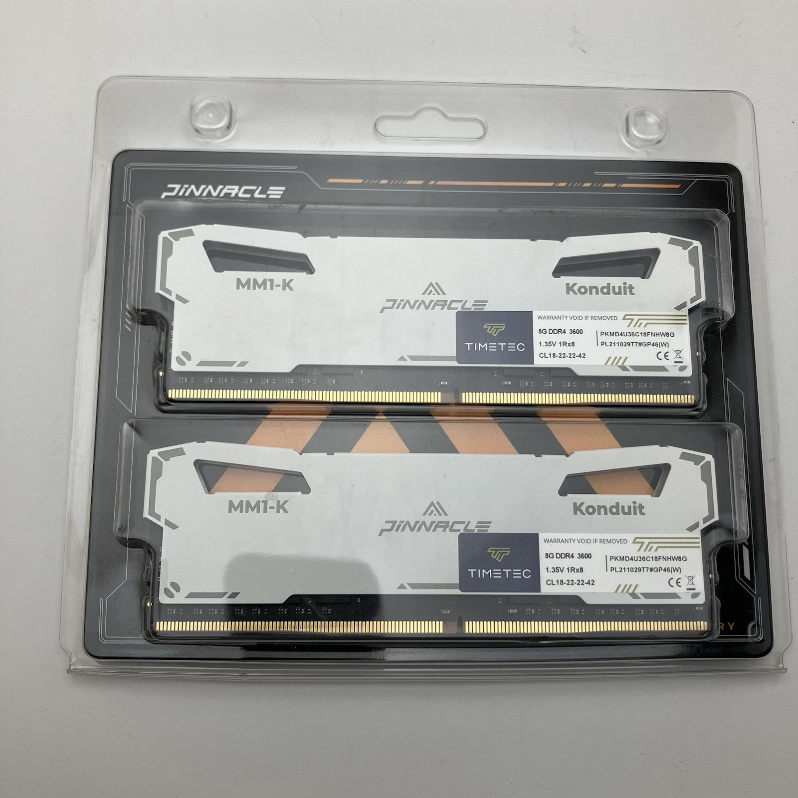 white Timetec PINNACLE Konduit MM1-K 2X8GB DDR4-3600 CL18 RAM kit tested