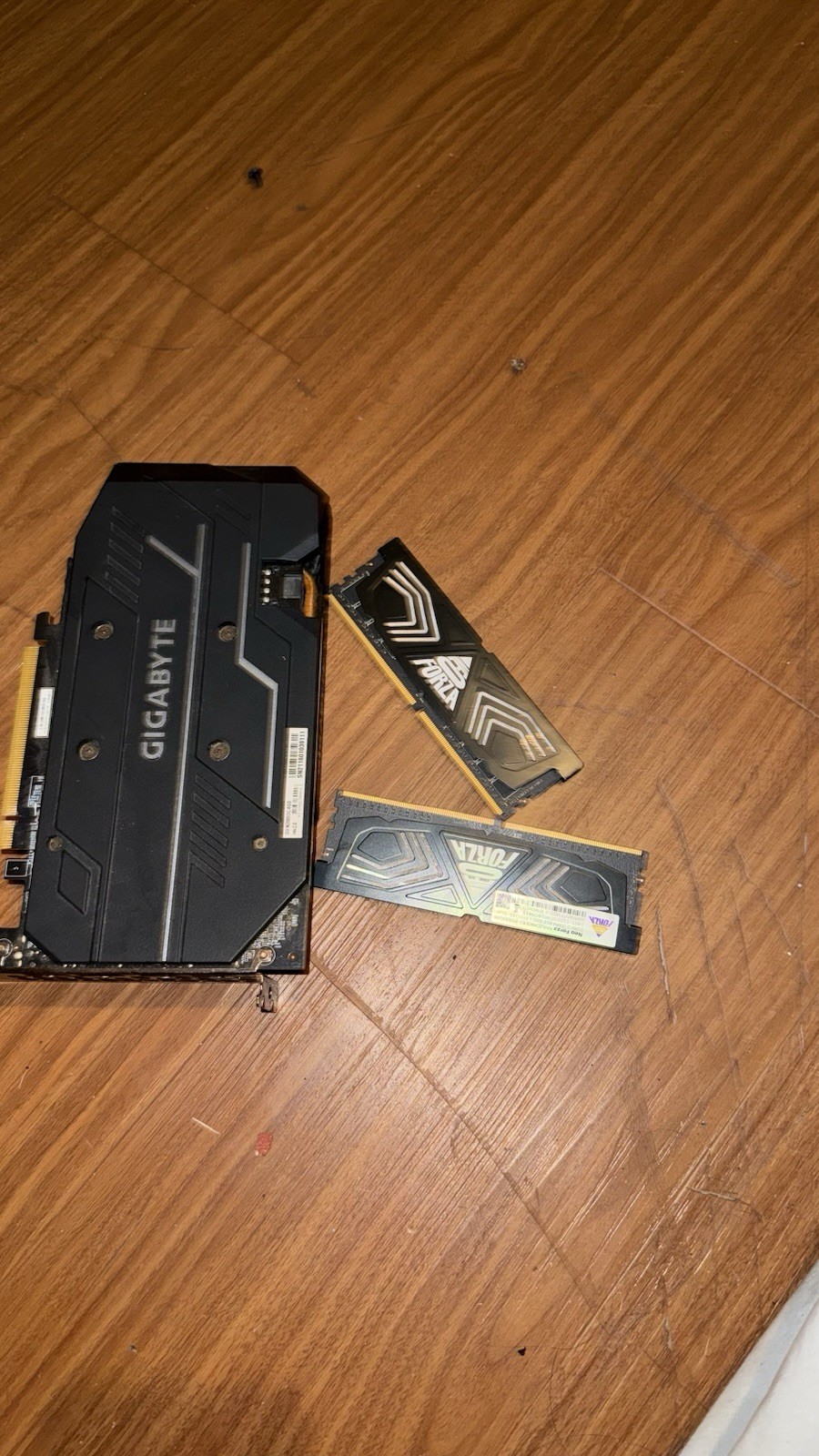 Gigabyte NVIDIA GeForce RTX 2060 OC 6GB and Neo Forza 8x2GB DDR4 Ram