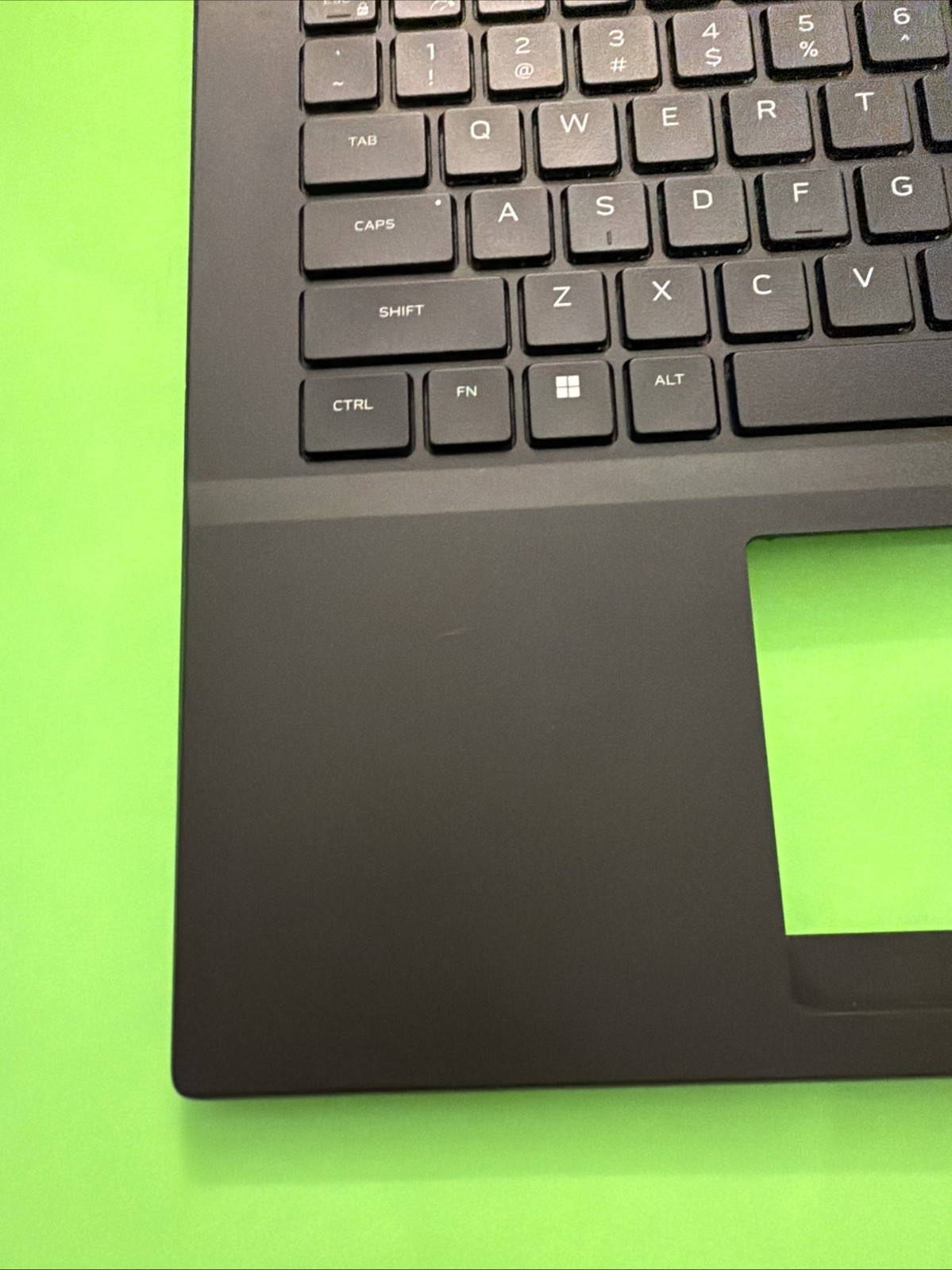 Dell ALIENWARE M18 R1 Palmrest W/Backlit US Kbd – MVCNK 0MVCNK AW5,6