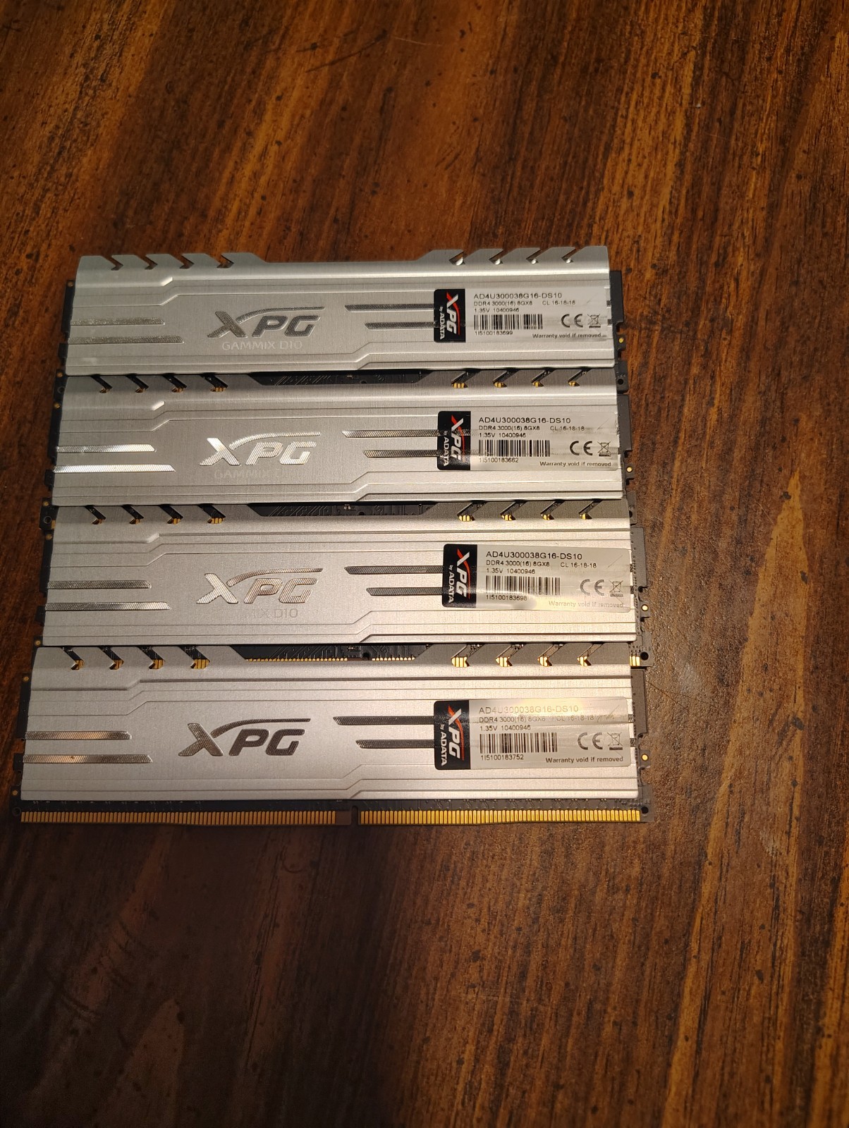 XPG gammix D10 8gbx4( 32gb) SET (OPEN BOX)