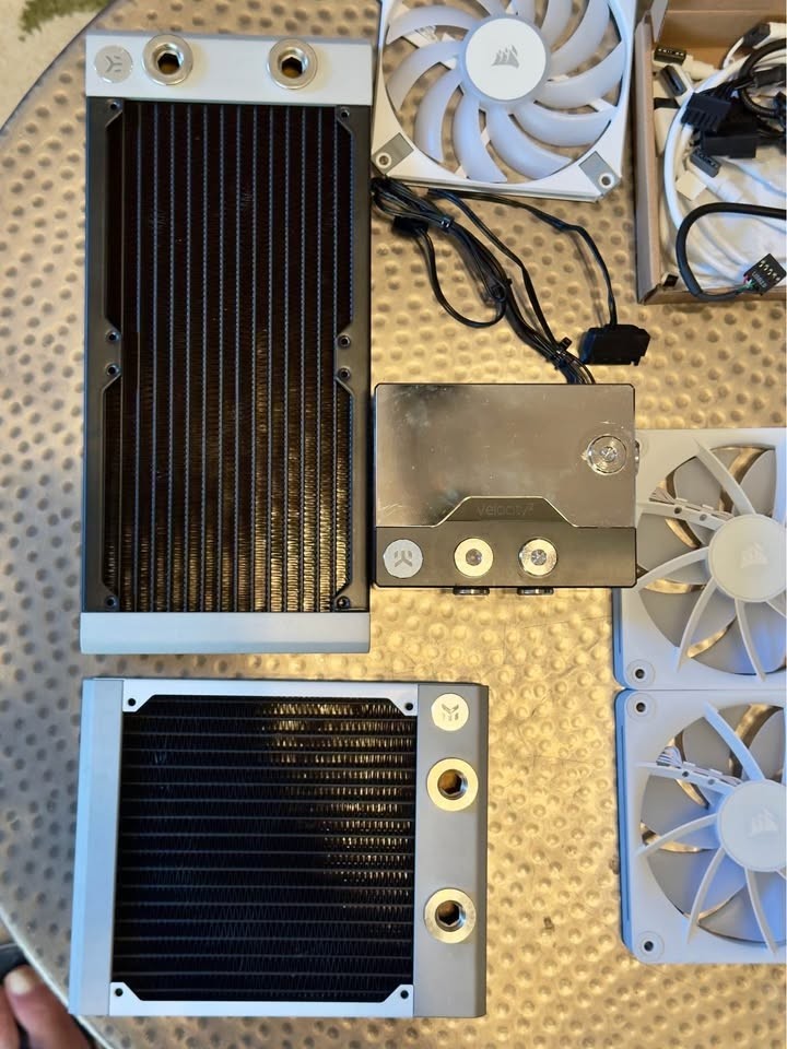 EK Water Blocks EK-Quantum Velocity² DDC 4.2 PWM D-RGB – AM5 Nickel +Extras