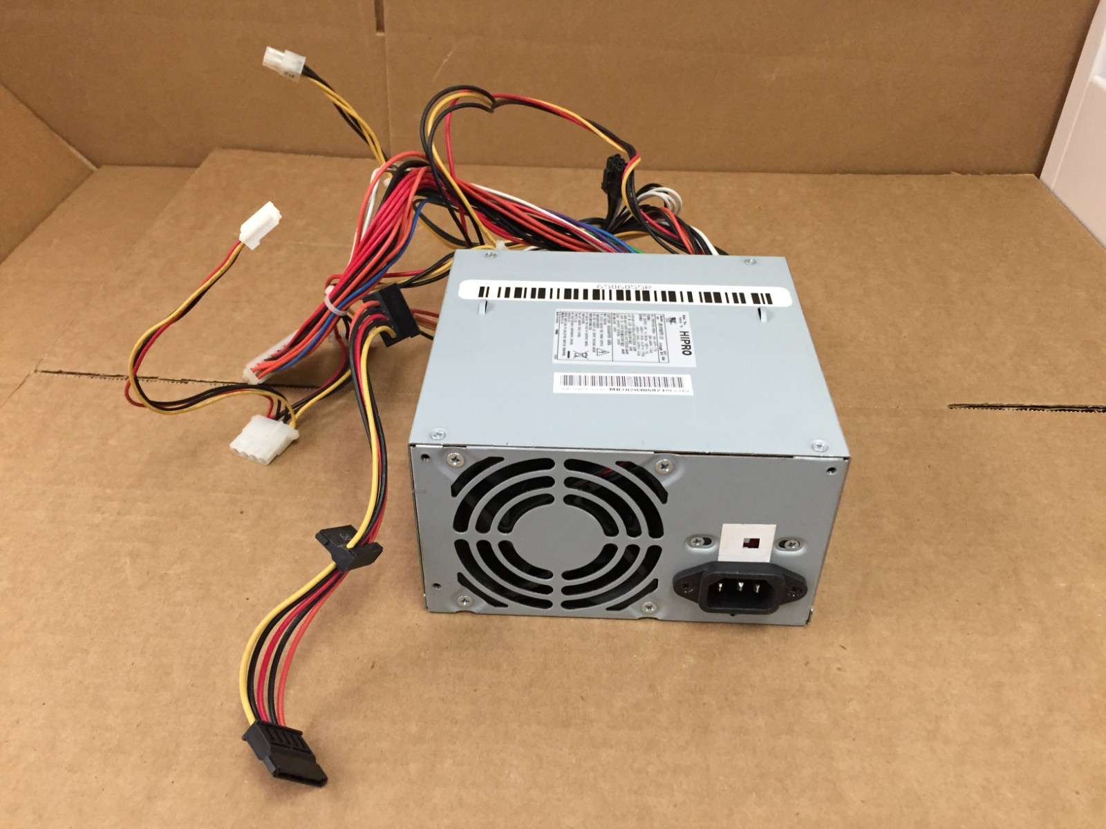 Genuine Hipro 305W HP-P3087F3 24-PIN Power Supply