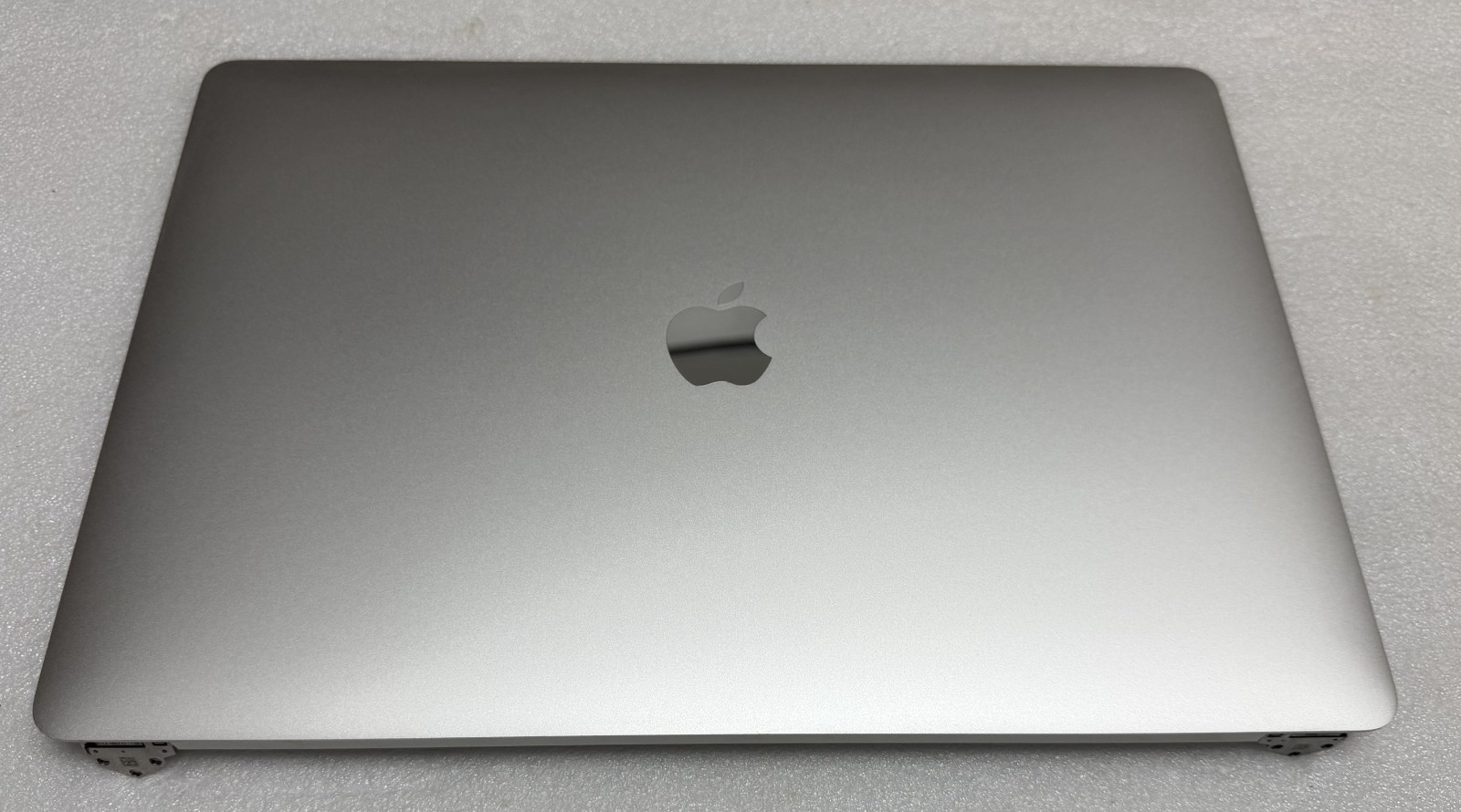 Apple MacBook Pro A1990 15″ 2018 LCD Screen Assembly Gray 661-10356 GENUINE