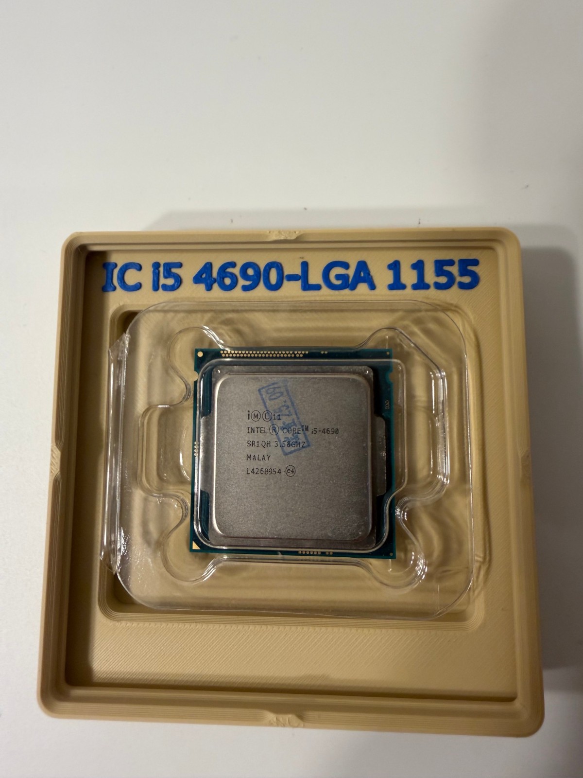 Intel Core i5-4690 3.5 GHz LGA 1150 5 GT/s Desktop CPU Processor SR1QH
