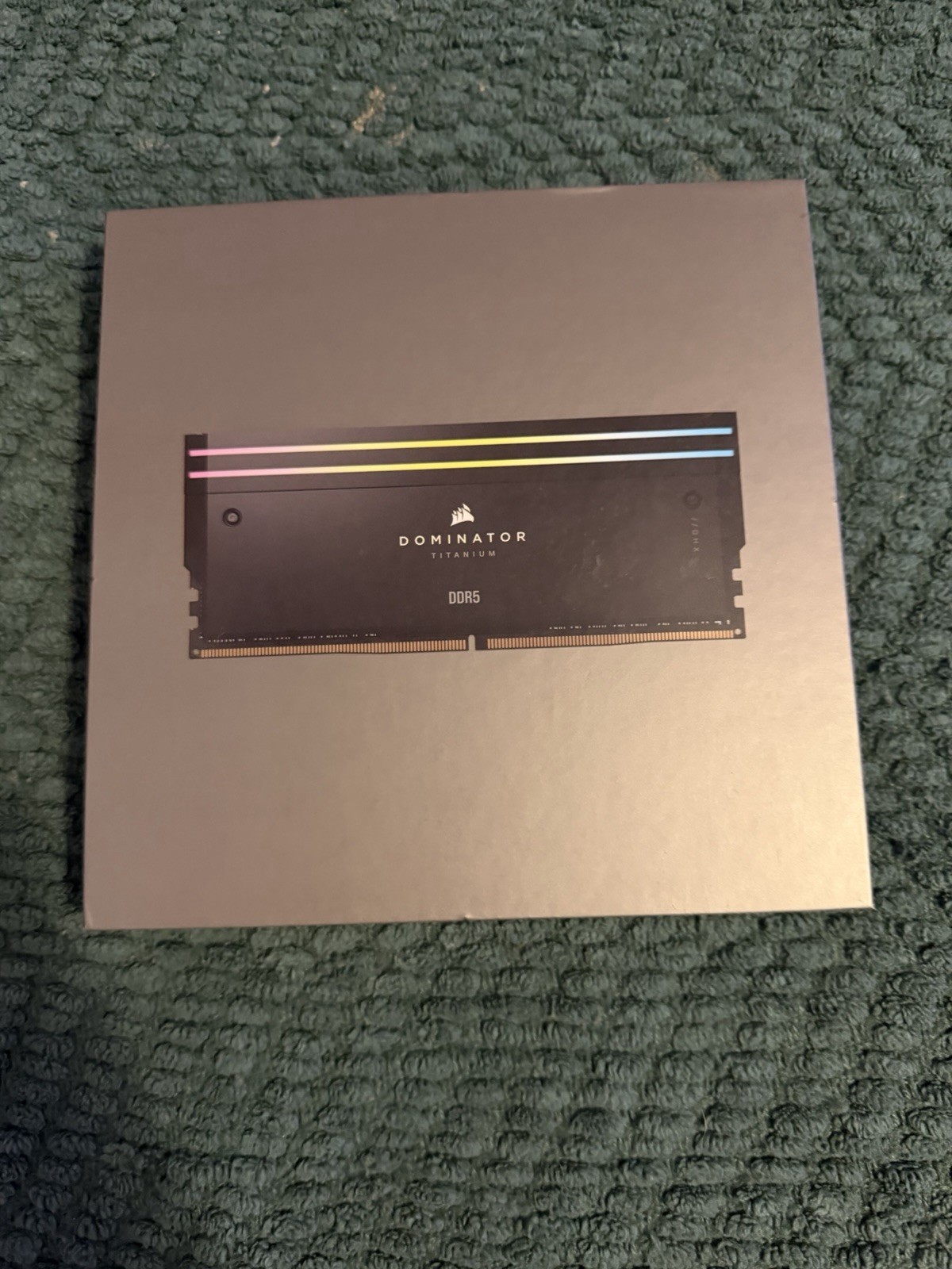 CORSAIR – DOMINATOR TITANIUM RGB 32GB (2x16GB) DDR5 7000MHz C34 UDIMM Desktop Me
