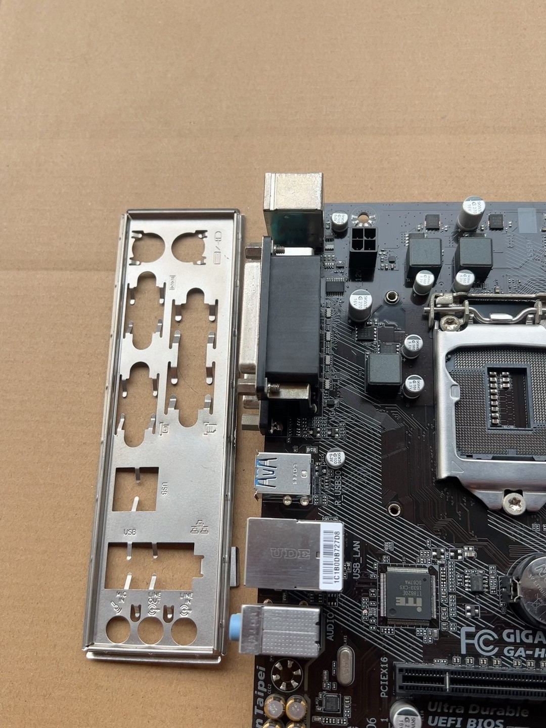 FOR GIGABYTE GA-H81M-DS2-C LGA1150 DDR3*2 16GB VGA Micro ATX Ｍotherboard Test OK