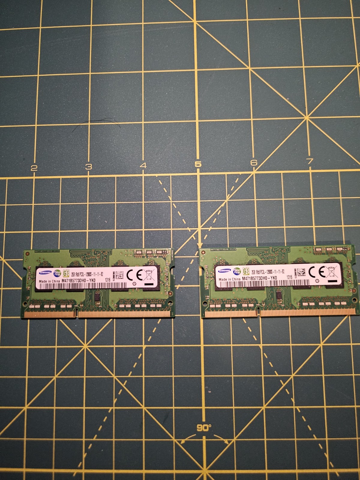 Samsung SODIMM PC3-12800S 4 GB (2x2GB) DDR3 1Rx8 Laptop RAM Memory