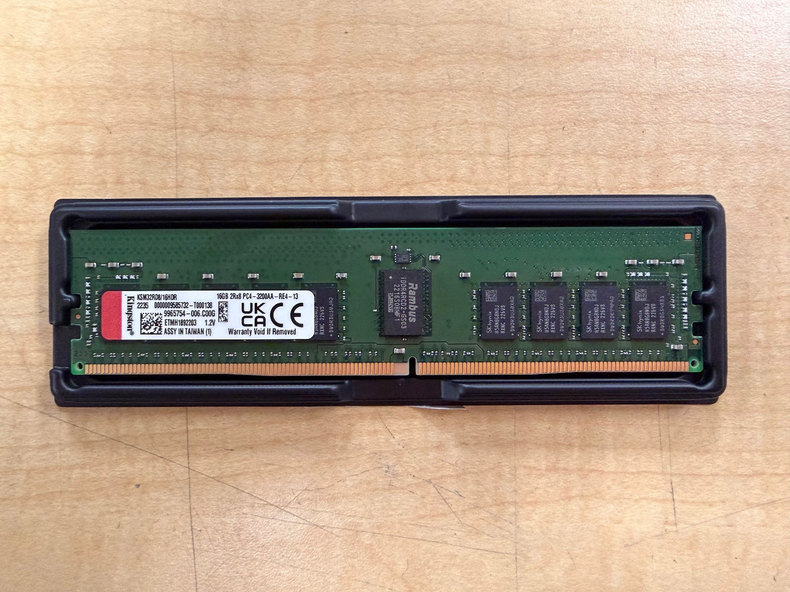 Kingston KSM32RD8/16HDR 16GB 2Rx8 DDR4 3200MT/s PC4-25600 ECC Registered