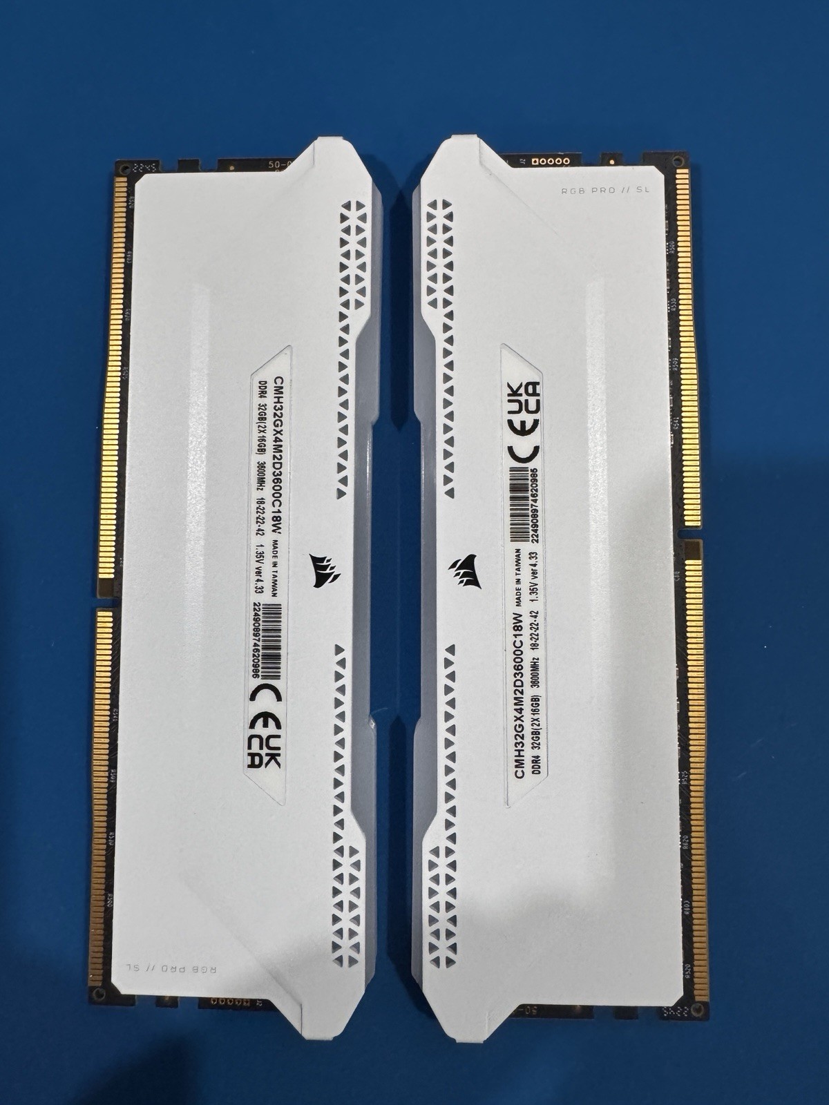 🐶Corsair Vengeance RGB Pro 32GB DDR4 3600MHz Memory White