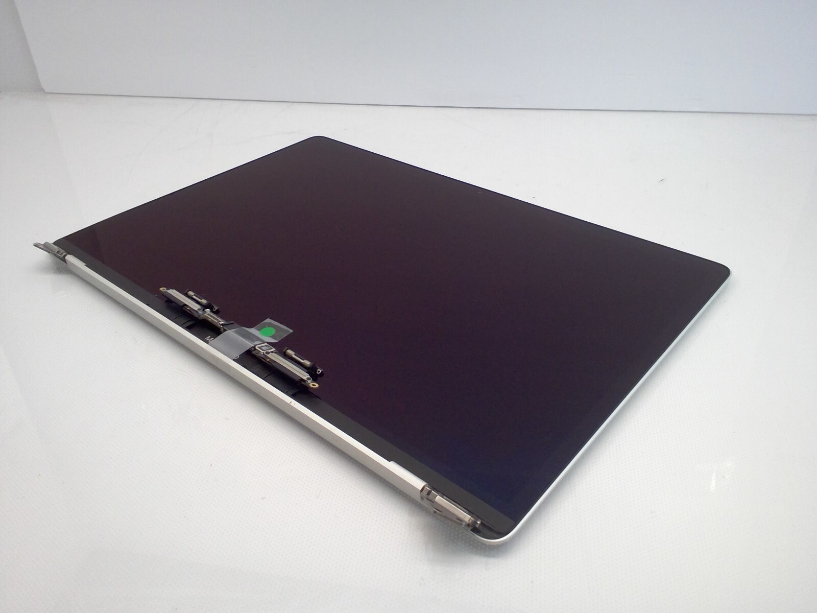Genuine Apple Retina LCD Screen Assembly 15″ MacBook Pro A1707 2016 2017 Silver